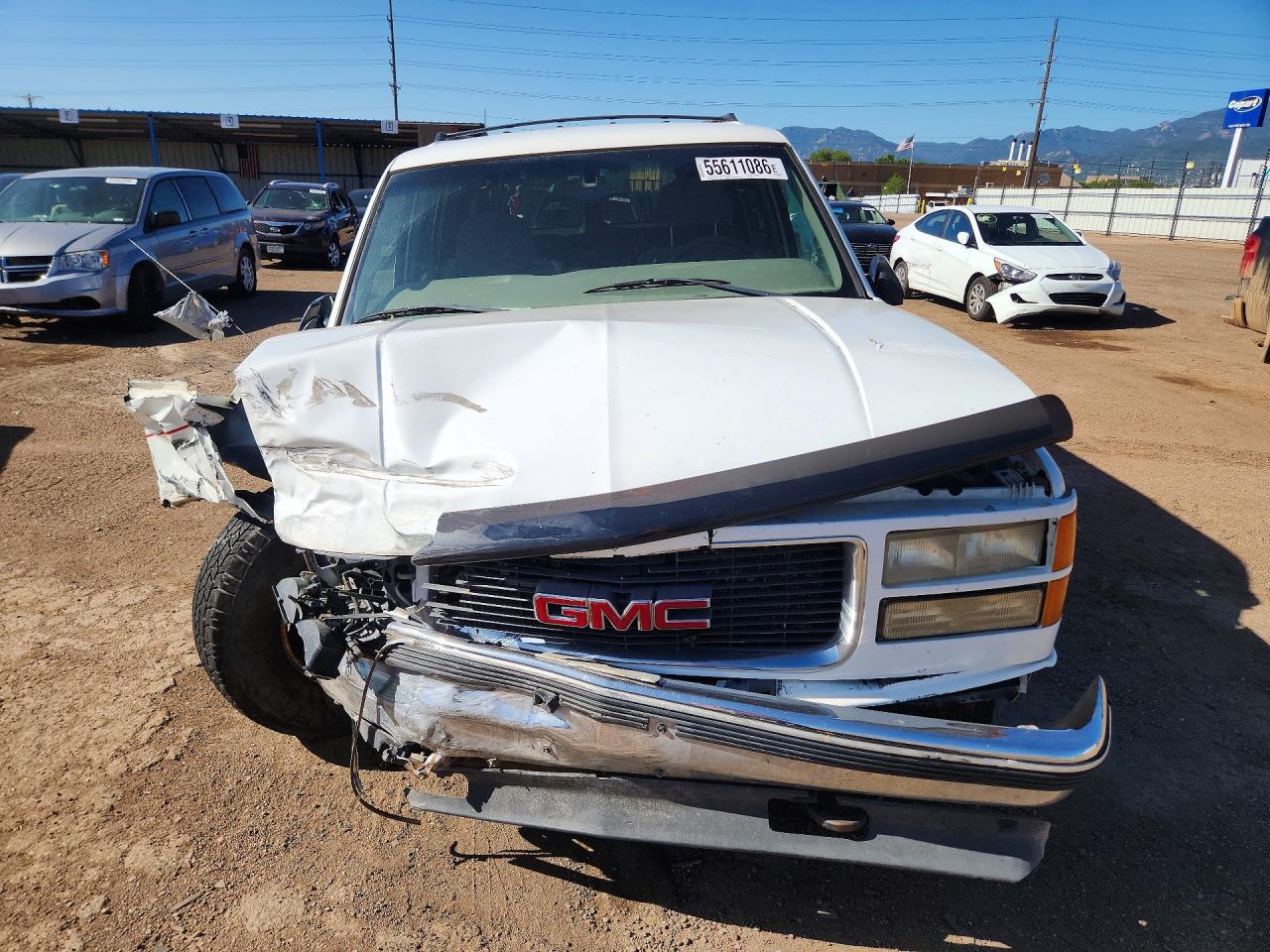 1999 Gmc Suburban K1500 White vin: 1GKFK16R8XJ802255