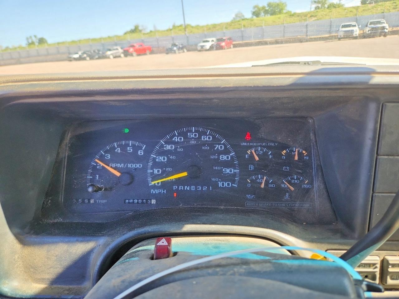 1999 Gmc Suburban K1500 White vin: 1GKFK16R8XJ802255