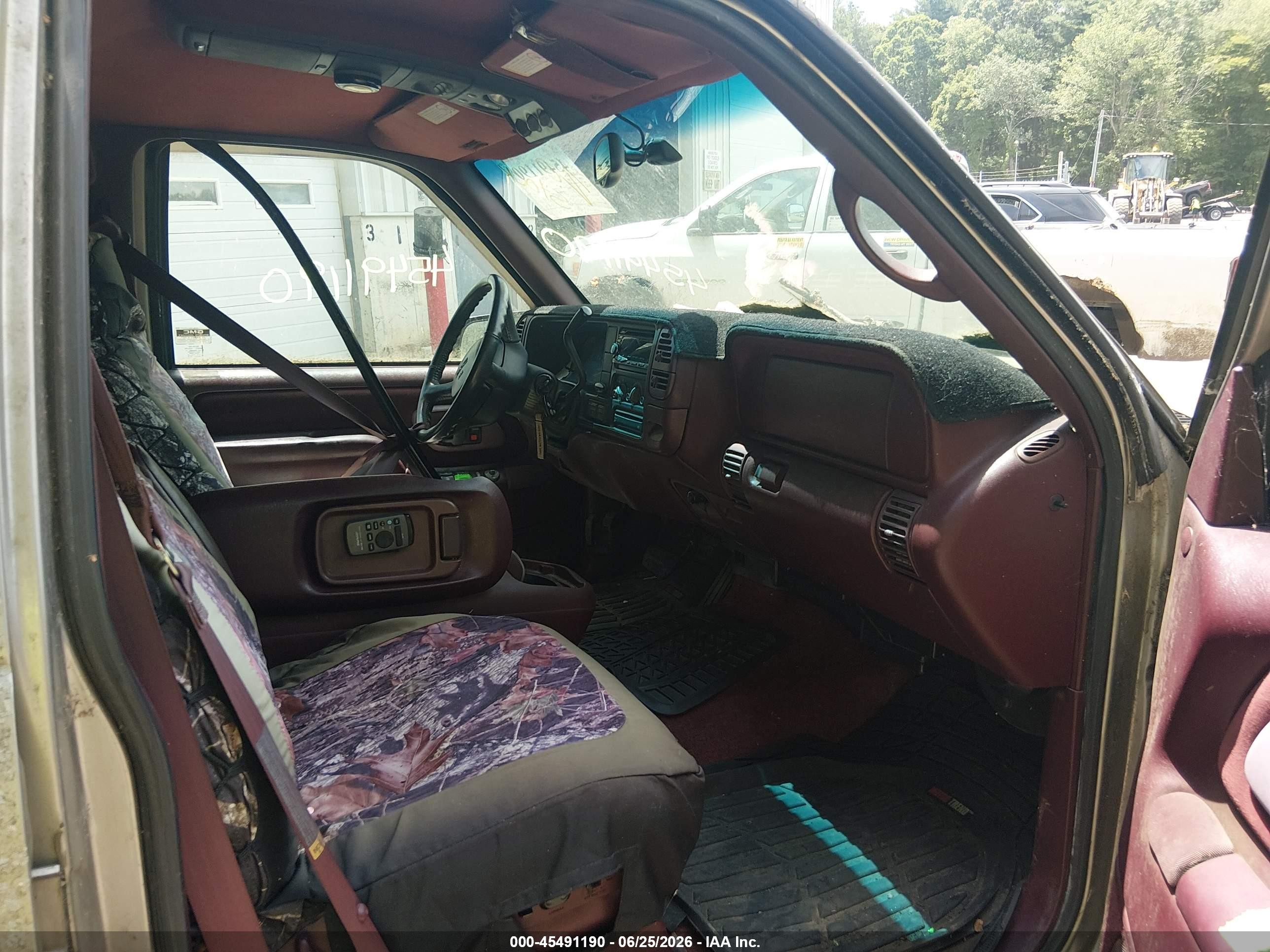 1998 Gmc Suburban 1500 Sl Gray vin: 1GKFK16R9WJ705452