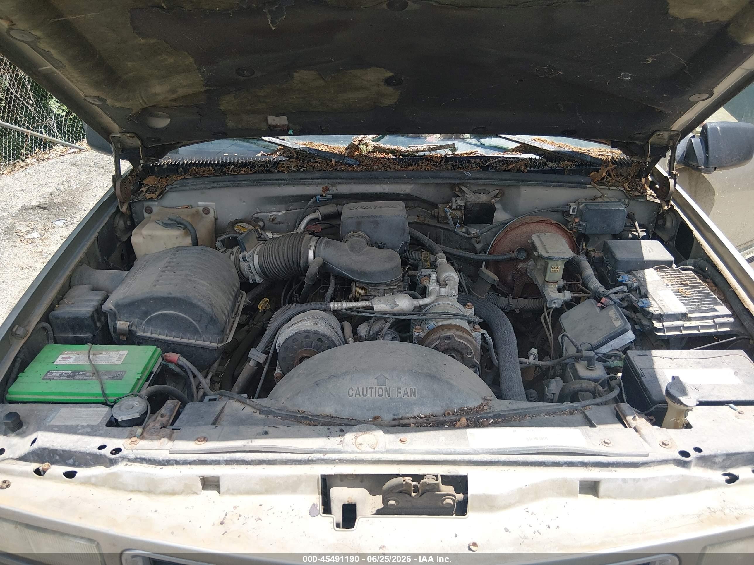 1998 Gmc Suburban 1500 Sl Gray vin: 1GKFK16R9WJ705452