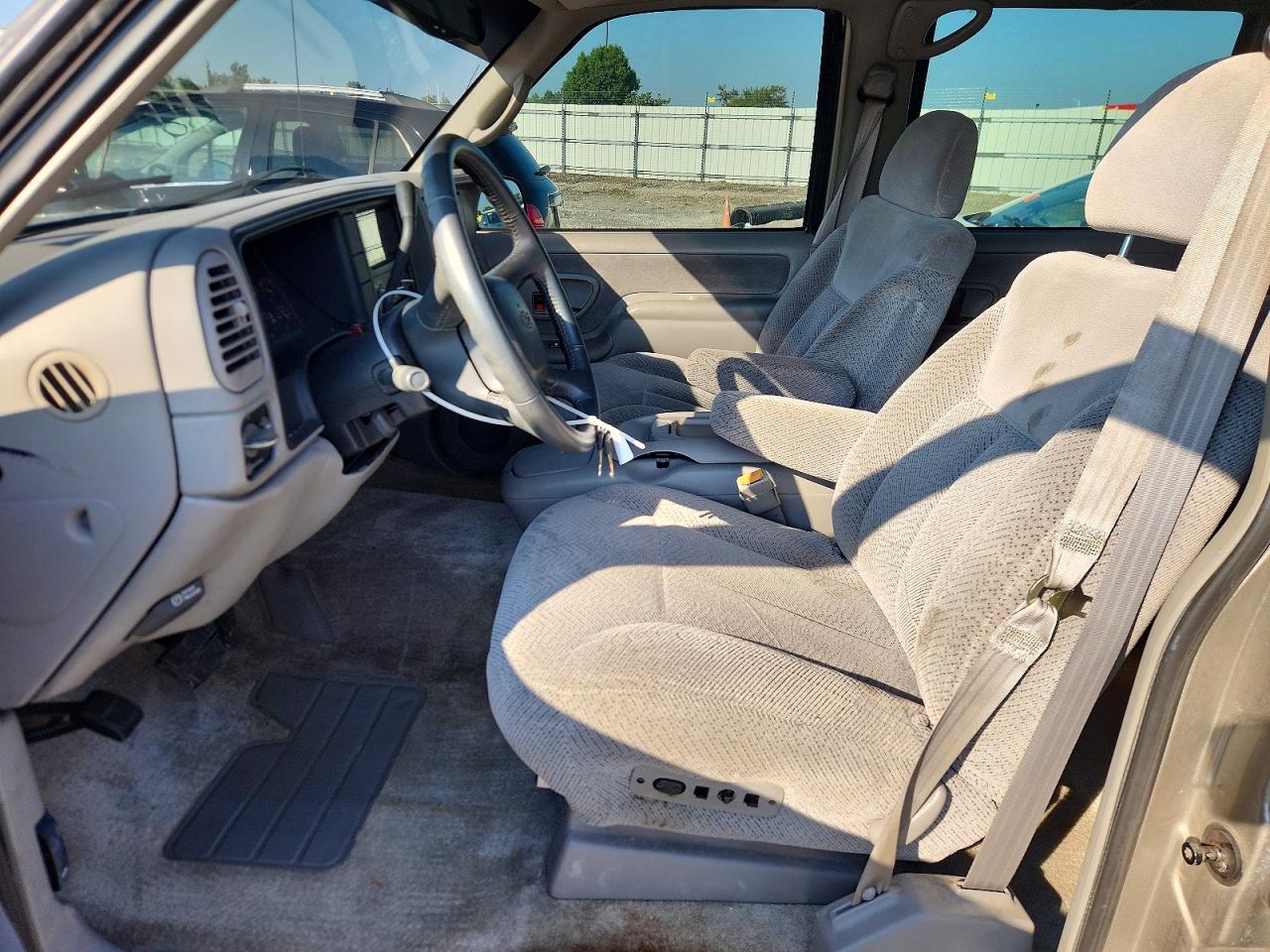 1999 Gmc Suburban K1500 Silver vin: 1GKFK16RXXJ786303
