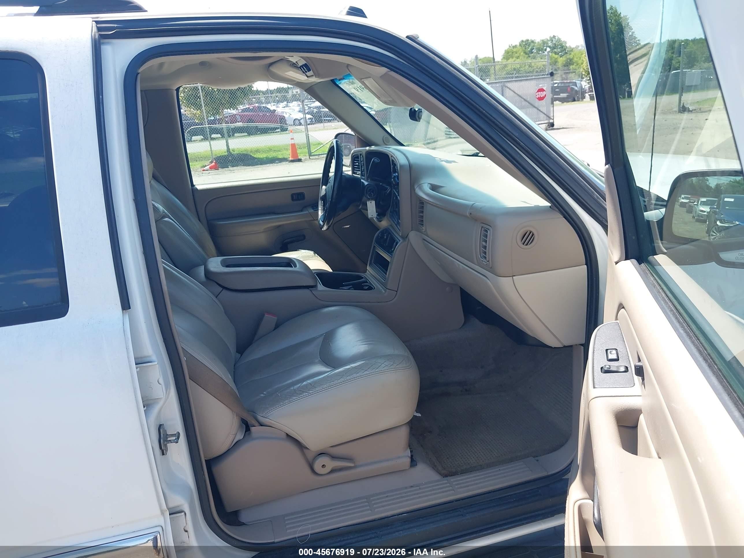 2005 Gmc Yukon Xl 1500 Slt Белый vin: 1GKFK16Z35J203311