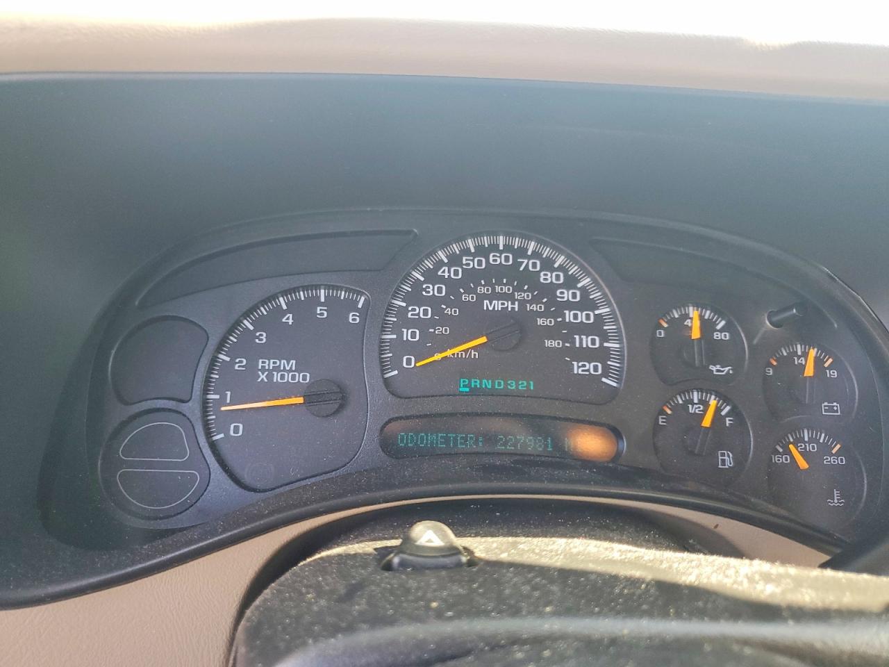 2005 Gmc Yukon Xl K1500 White vin: 1GKFK16Z95J136276