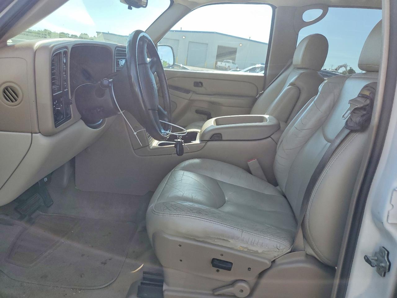 2005 Gmc Yukon Xl K1500 White vin: 1GKFK16Z95J136276