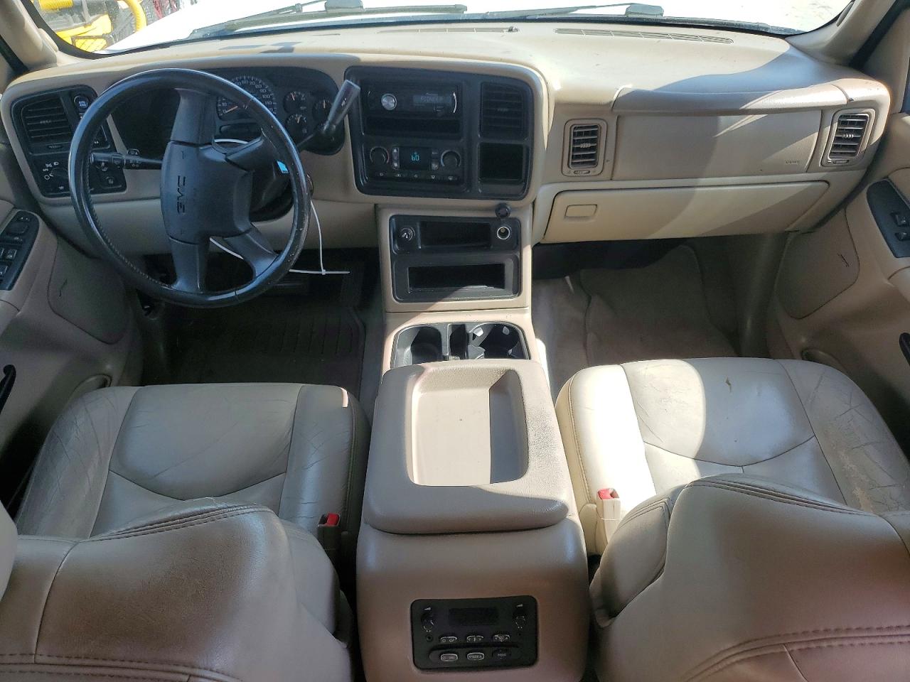 2005 Gmc Yukon Xl K1500 White vin: 1GKFK16Z95J136276