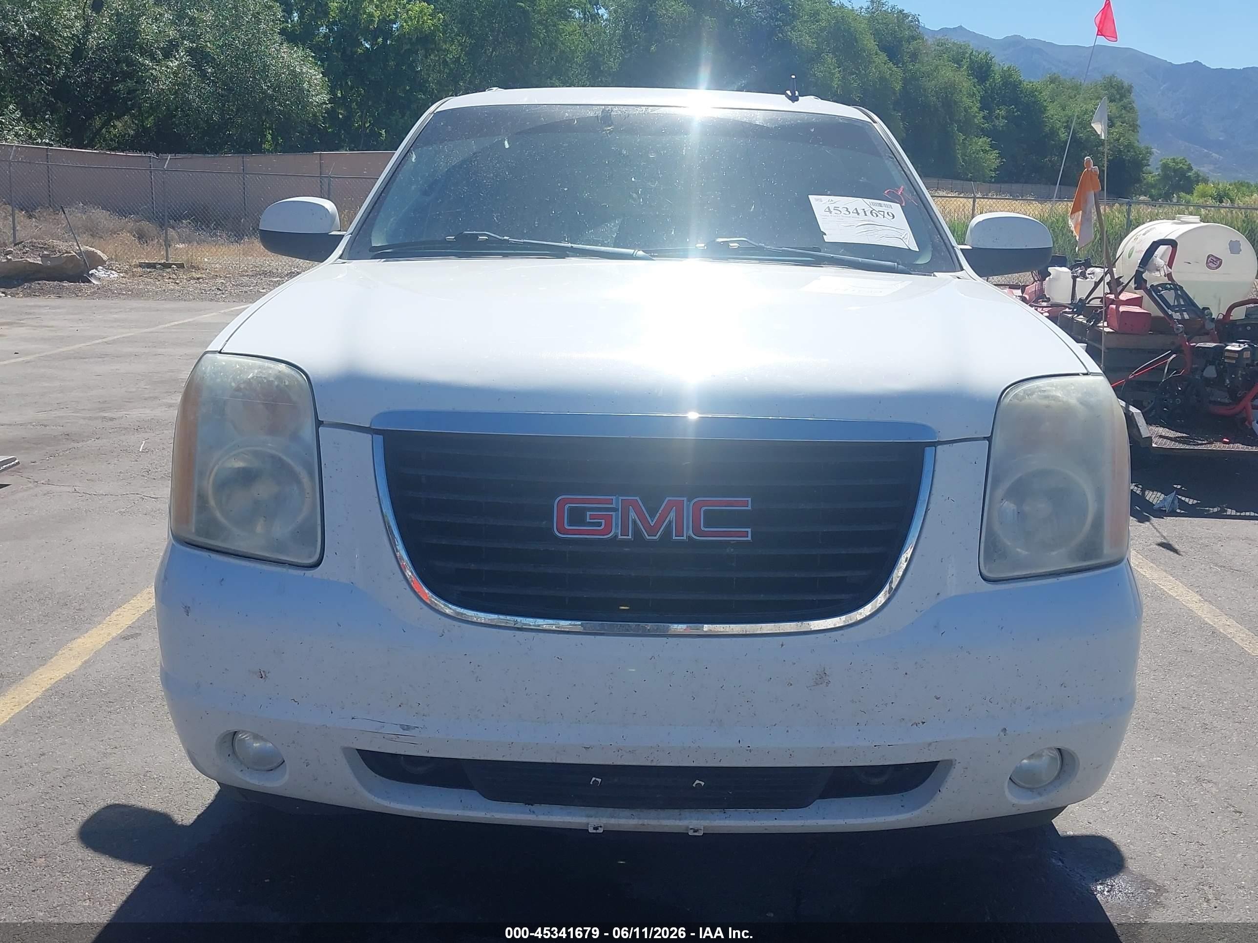 2009 Gmc Yukon Sle2 White vin: 1GKFK230X9R145166
