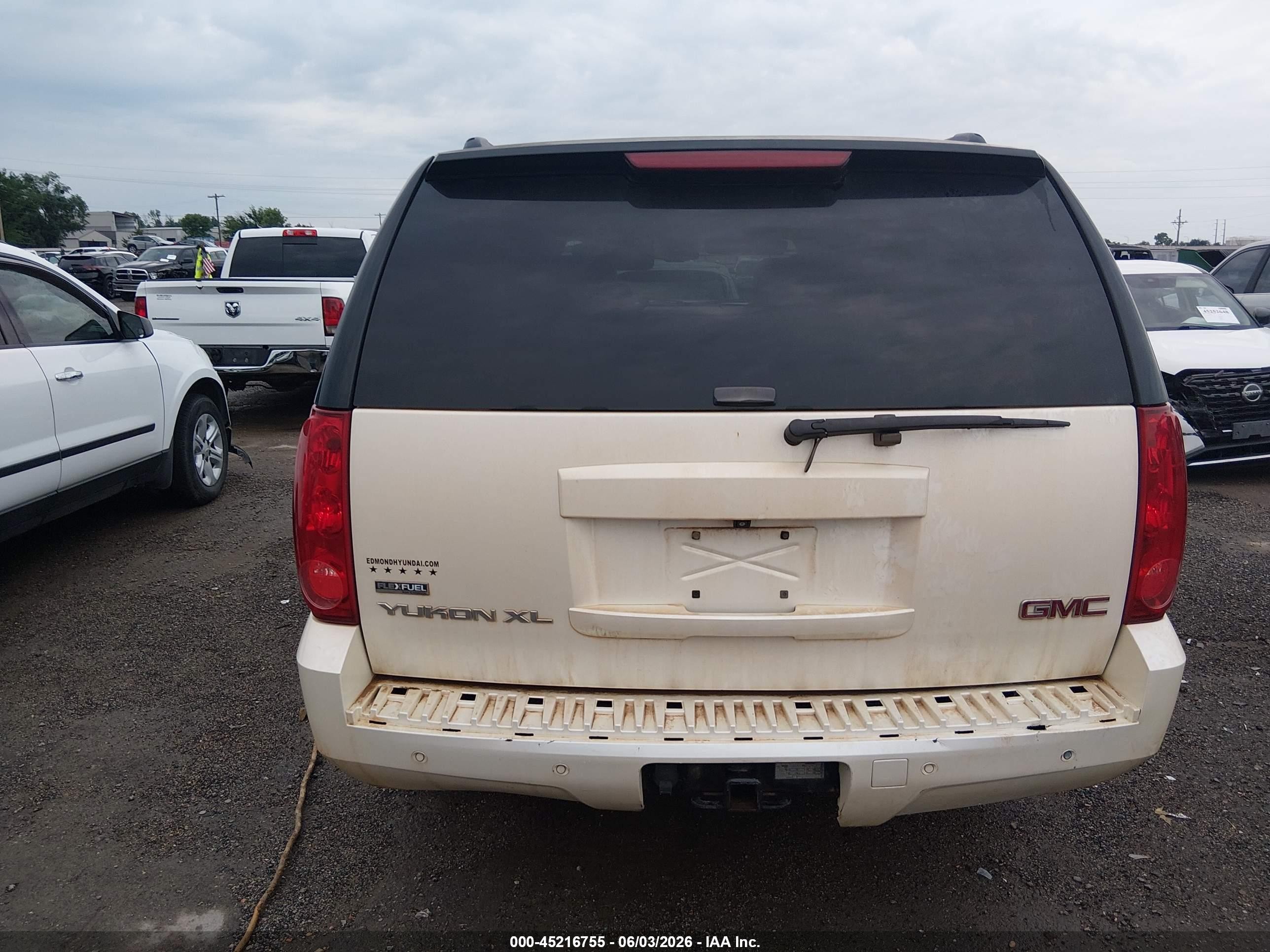 2009 Gmc Yukon Xl 1500 Slt2 White vin: 1GKFK36379R191436