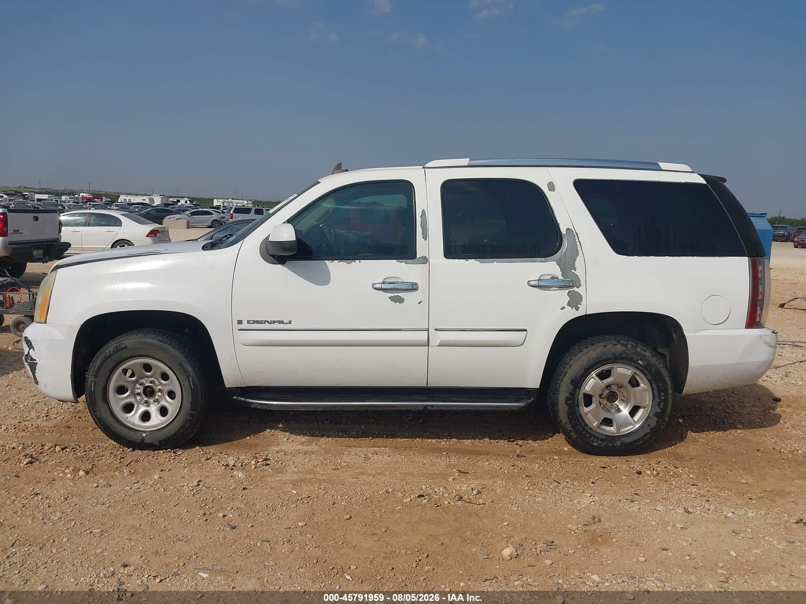 2007 Gmc Yukon Denali Denali White vin: 1GKFK63807J143550