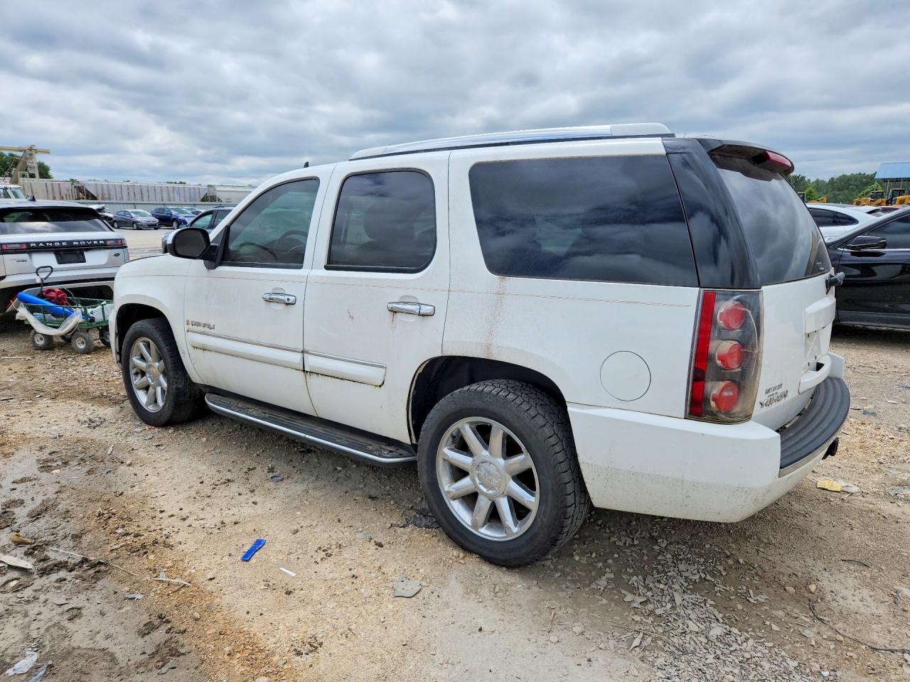 2008 Gmc Yukon Denali White vin: 1GKFK63808J102482