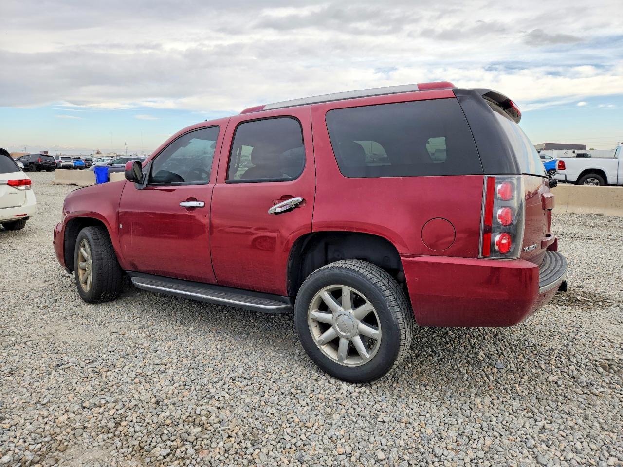 2008 Gmc Yukon Denali Burgundy vin: 1GKFK63808J183063