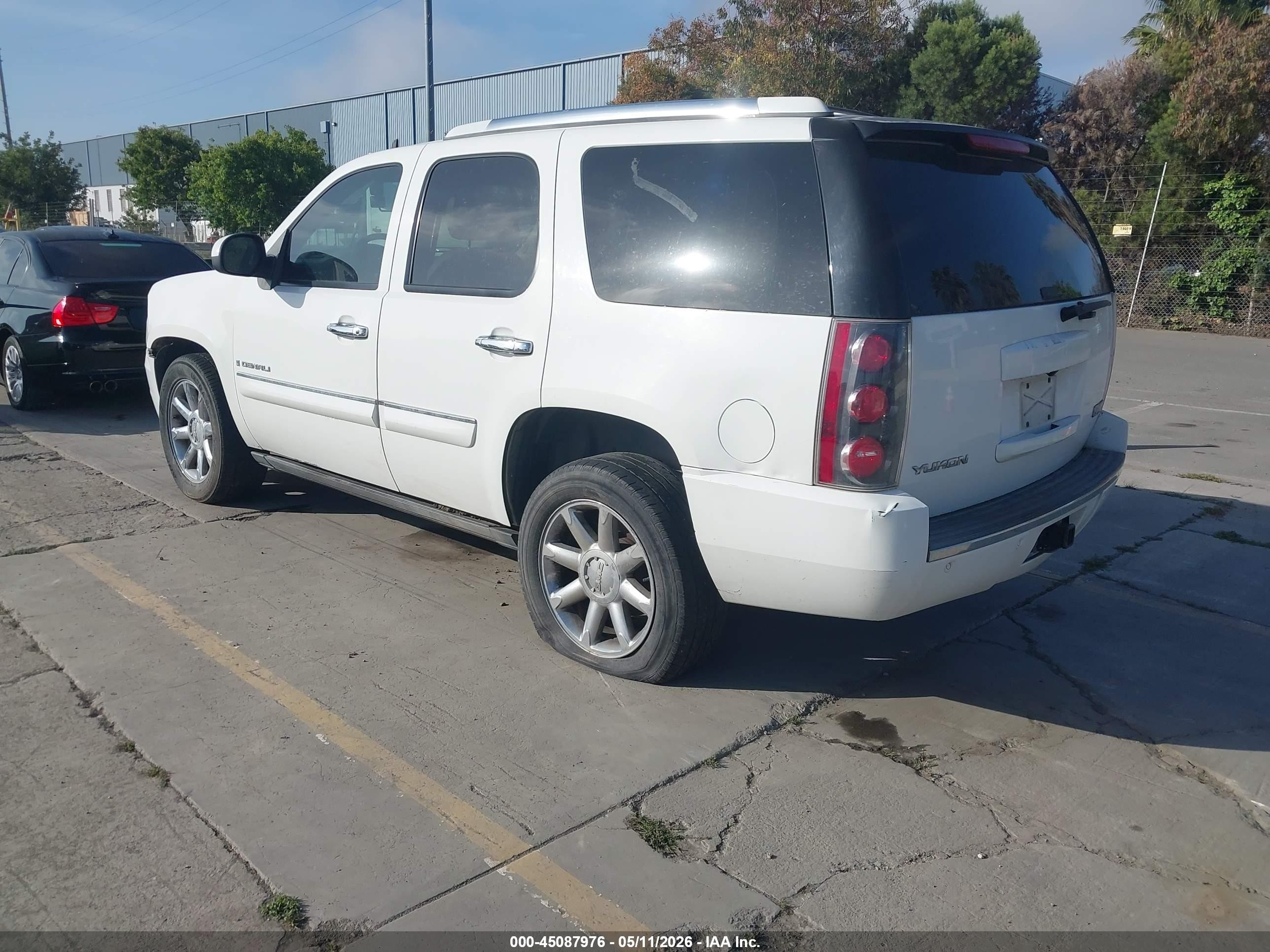 2007 Gmc Yukon Denali Denali White vin: 1GKFK63817J390477