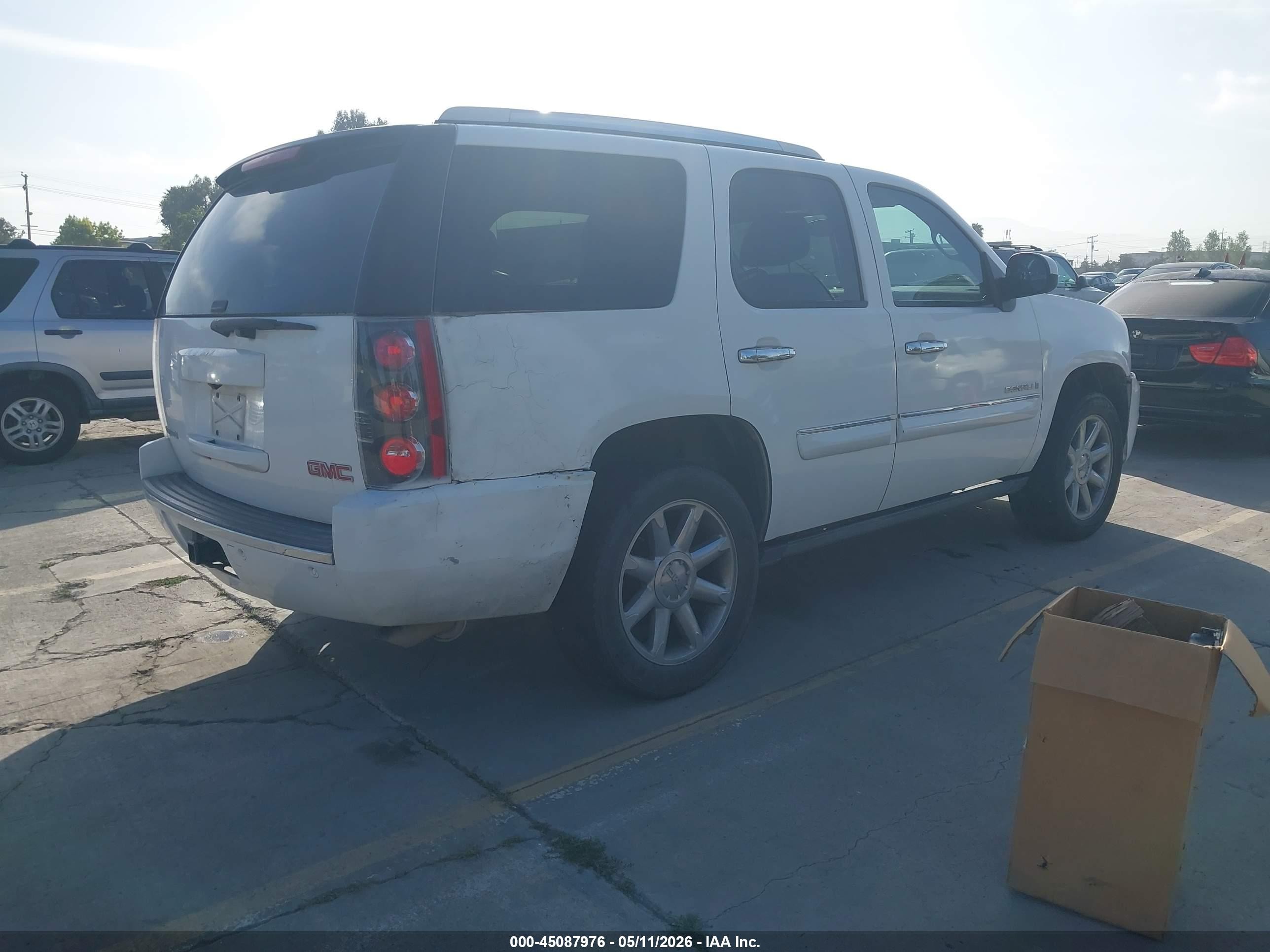 2007 Gmc Yukon Denali Denali White vin: 1GKFK63817J390477