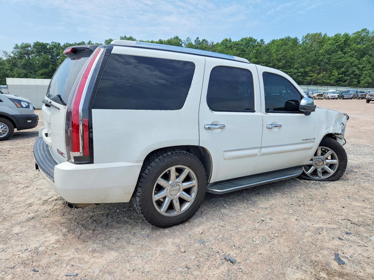 2008 Gmc Yukon Denali White vin: 1GKFK63818J132848