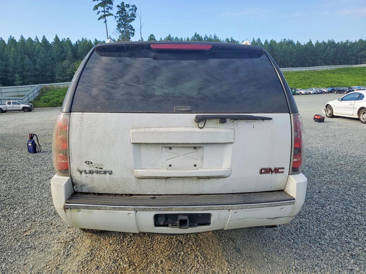2007 Gmc Yukon Denali White vin: 1GKFK63827J289853