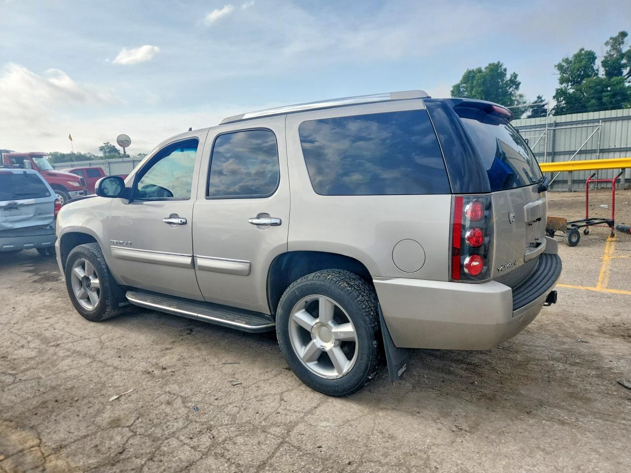 2007 Gmc Yukon Denali Tan vin: 1GKFK63837J238720