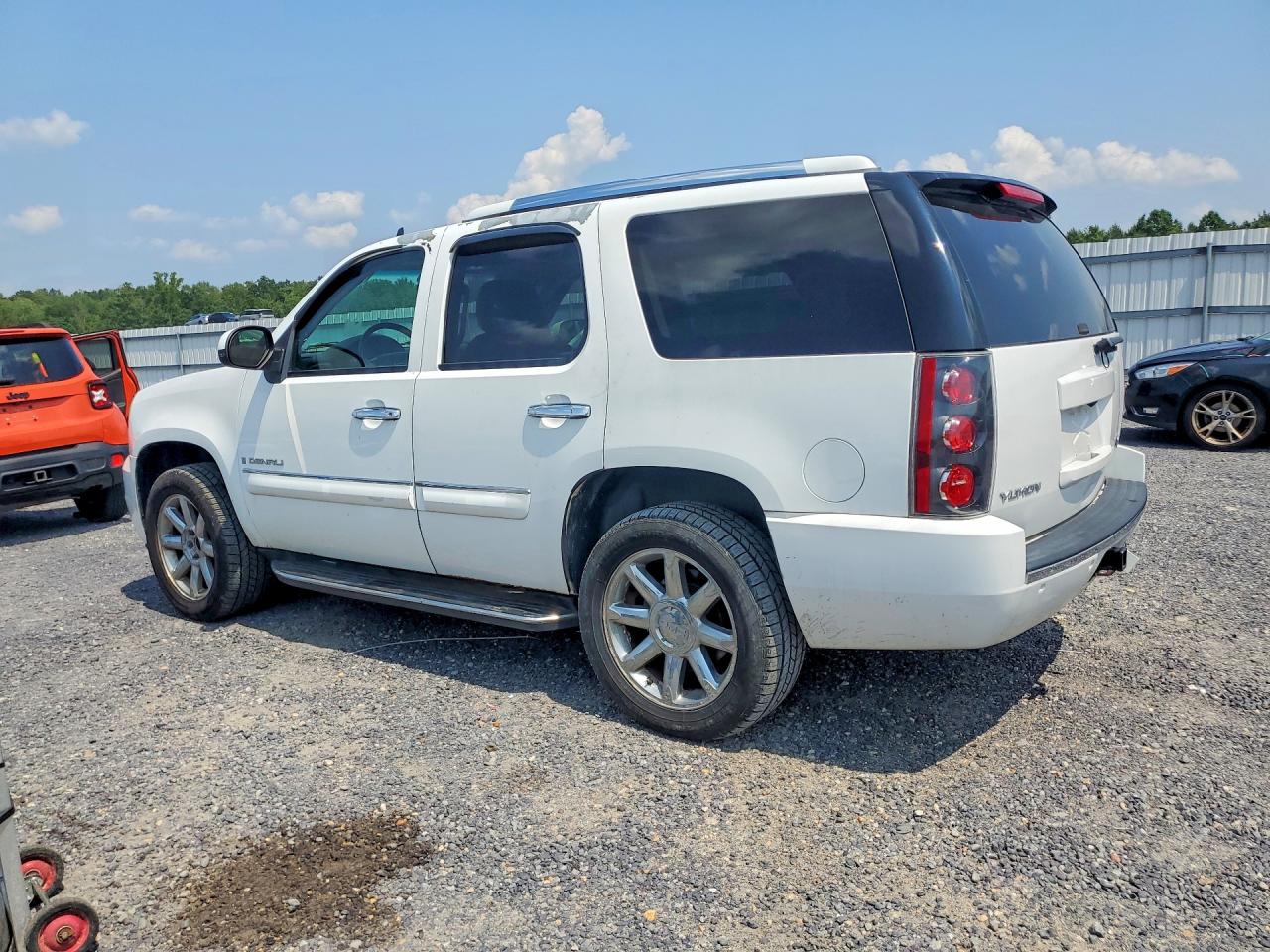 2007 Gmc Yukon Denali White vin: 1GKFK63847J150131