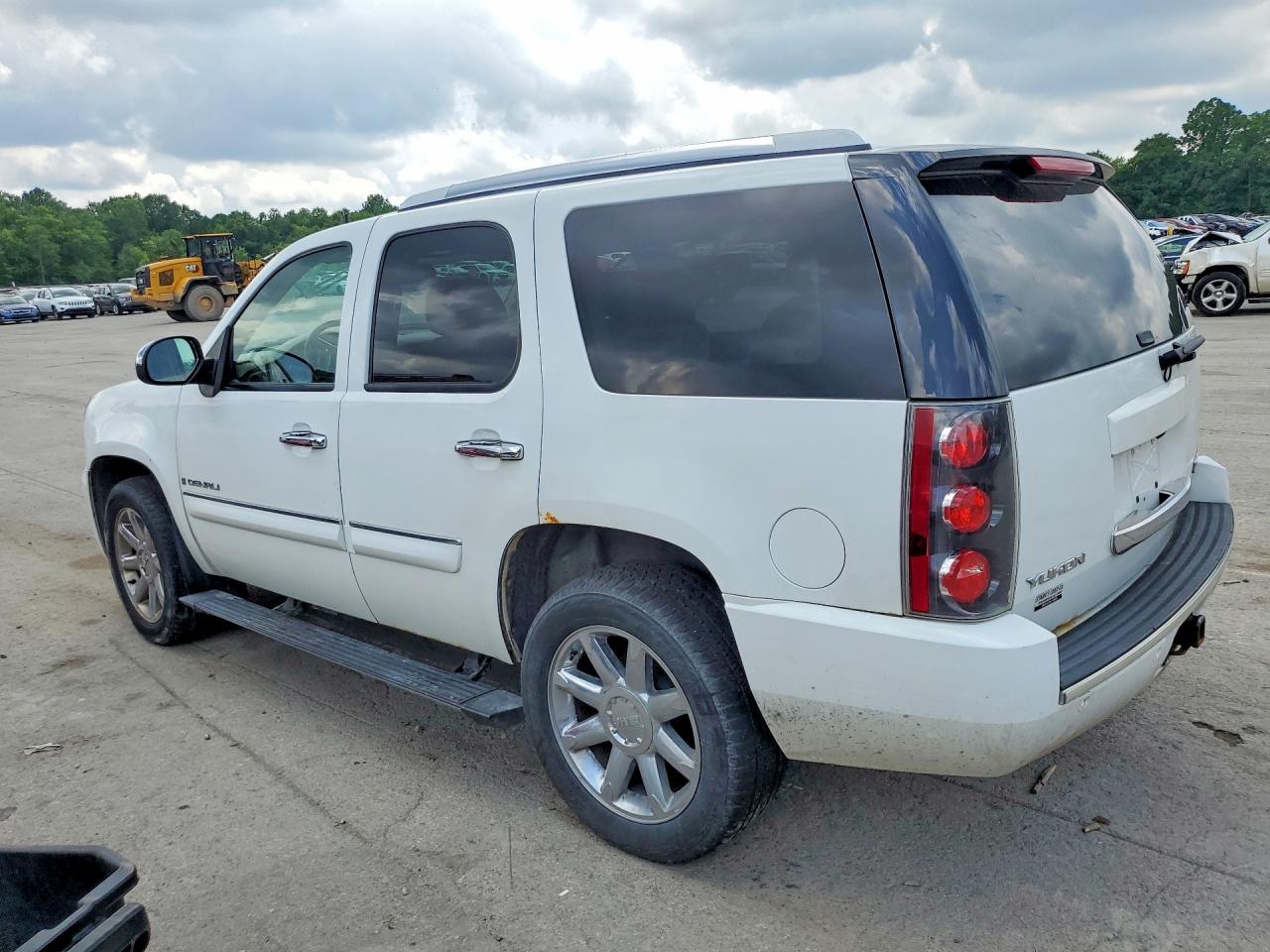 2007 Gmc Yukon Denali White vin: 1GKFK63847J395916