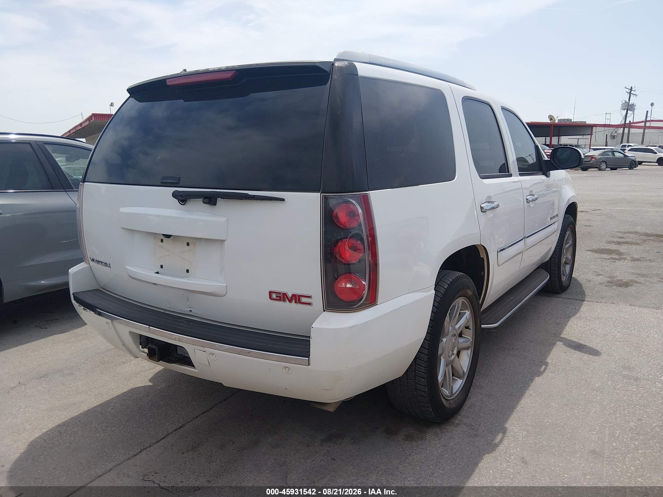 2008 Gmc Yukon Denali White vin: 1GKFK63848J125733