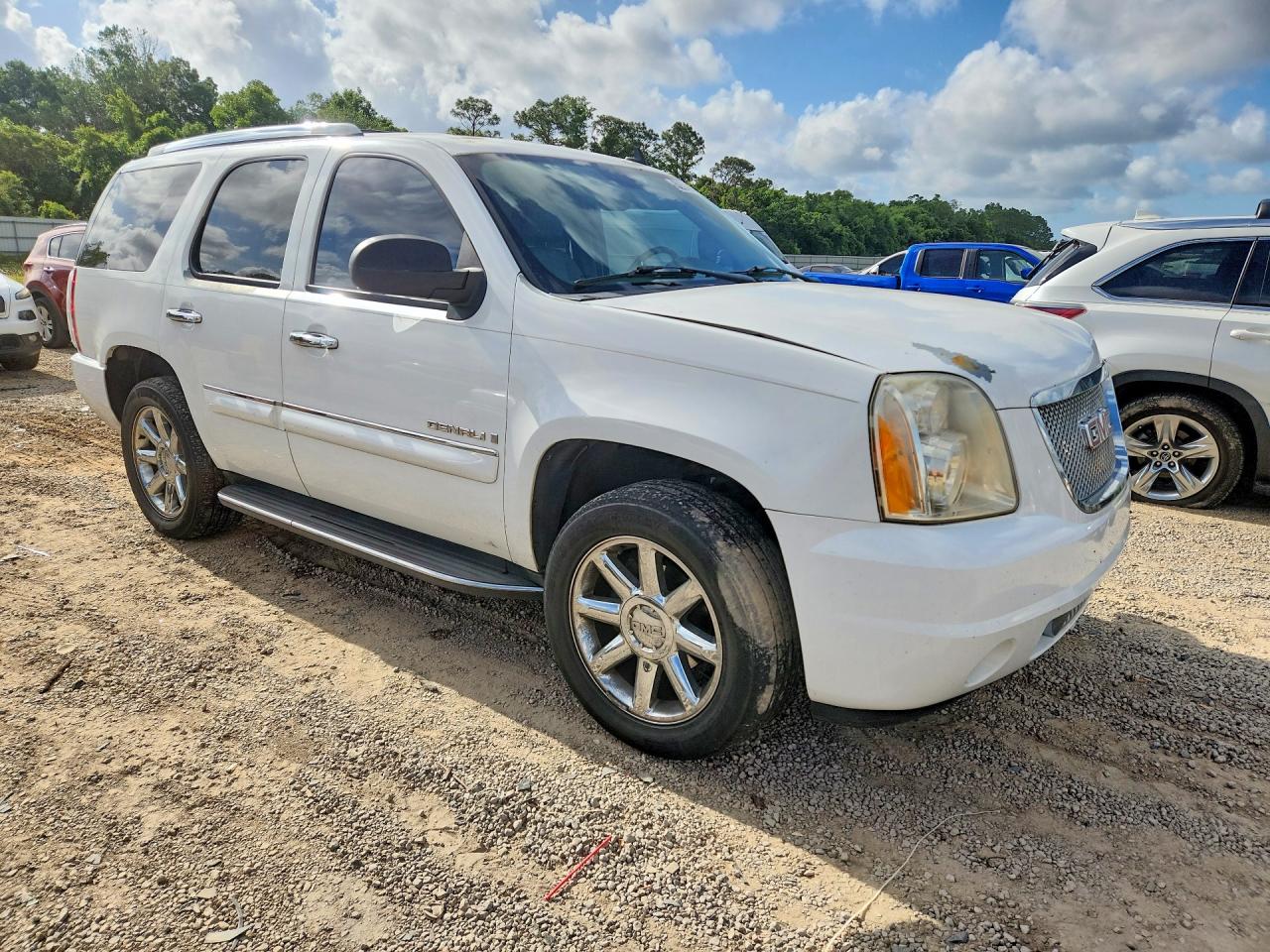 2007 Gmc Yukon Denali White vin: 1GKFK63857J340231