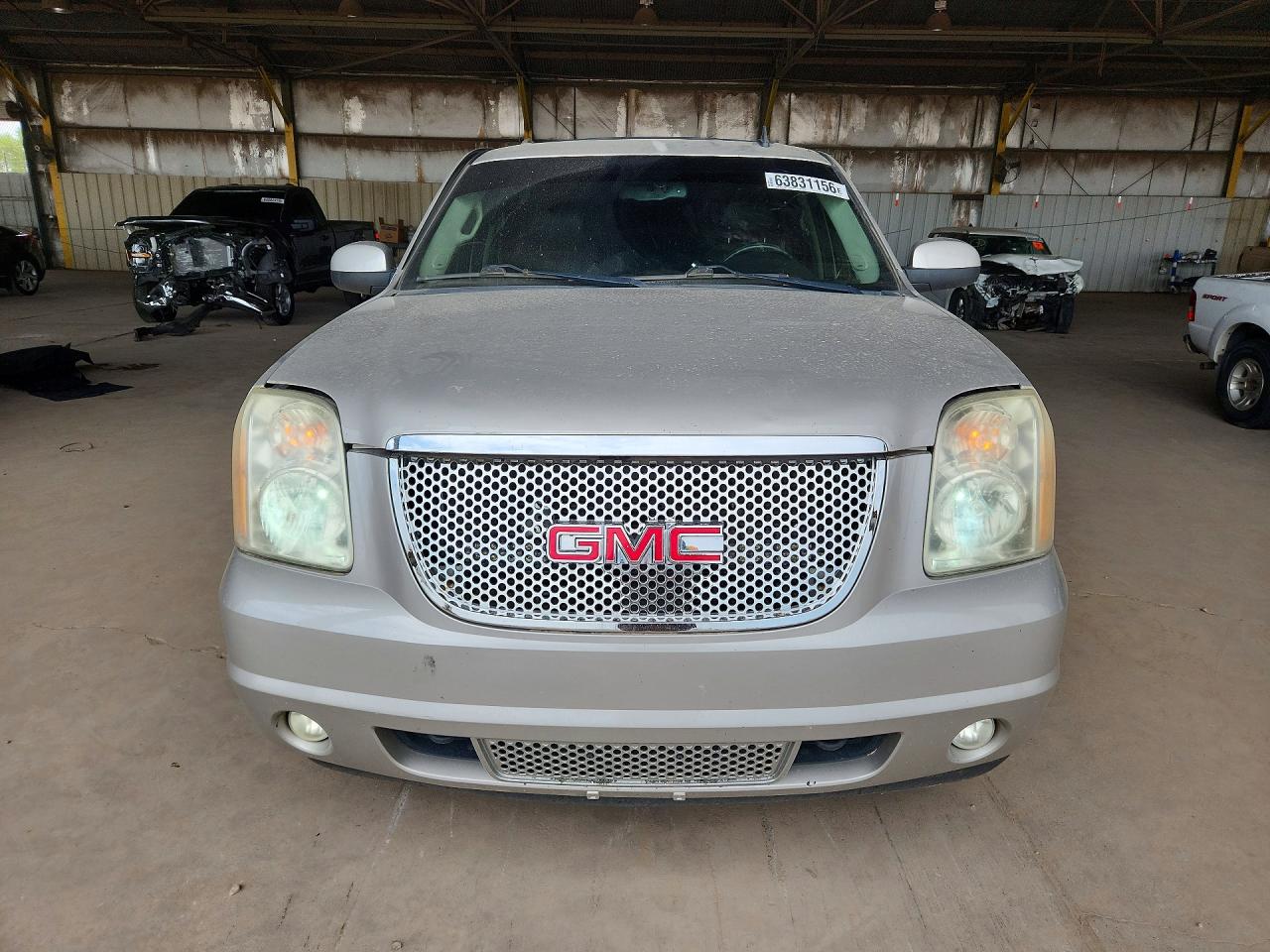 2008 Gmc Yukon Denali Silver vin: 1GKFK63858J236128