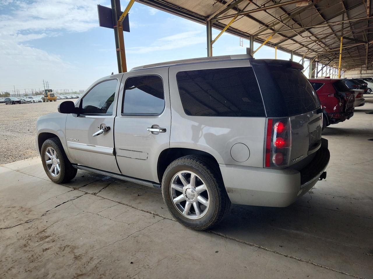2008 Gmc Yukon Denali Silver vin: 1GKFK63858J236128
