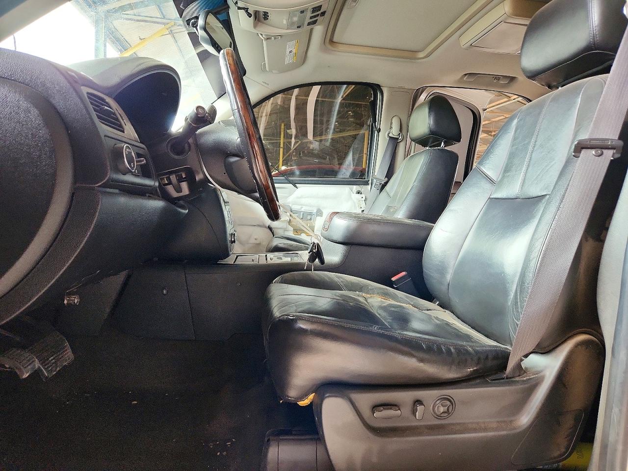 2008 Gmc Yukon Denali Silver vin: 1GKFK63858J236128