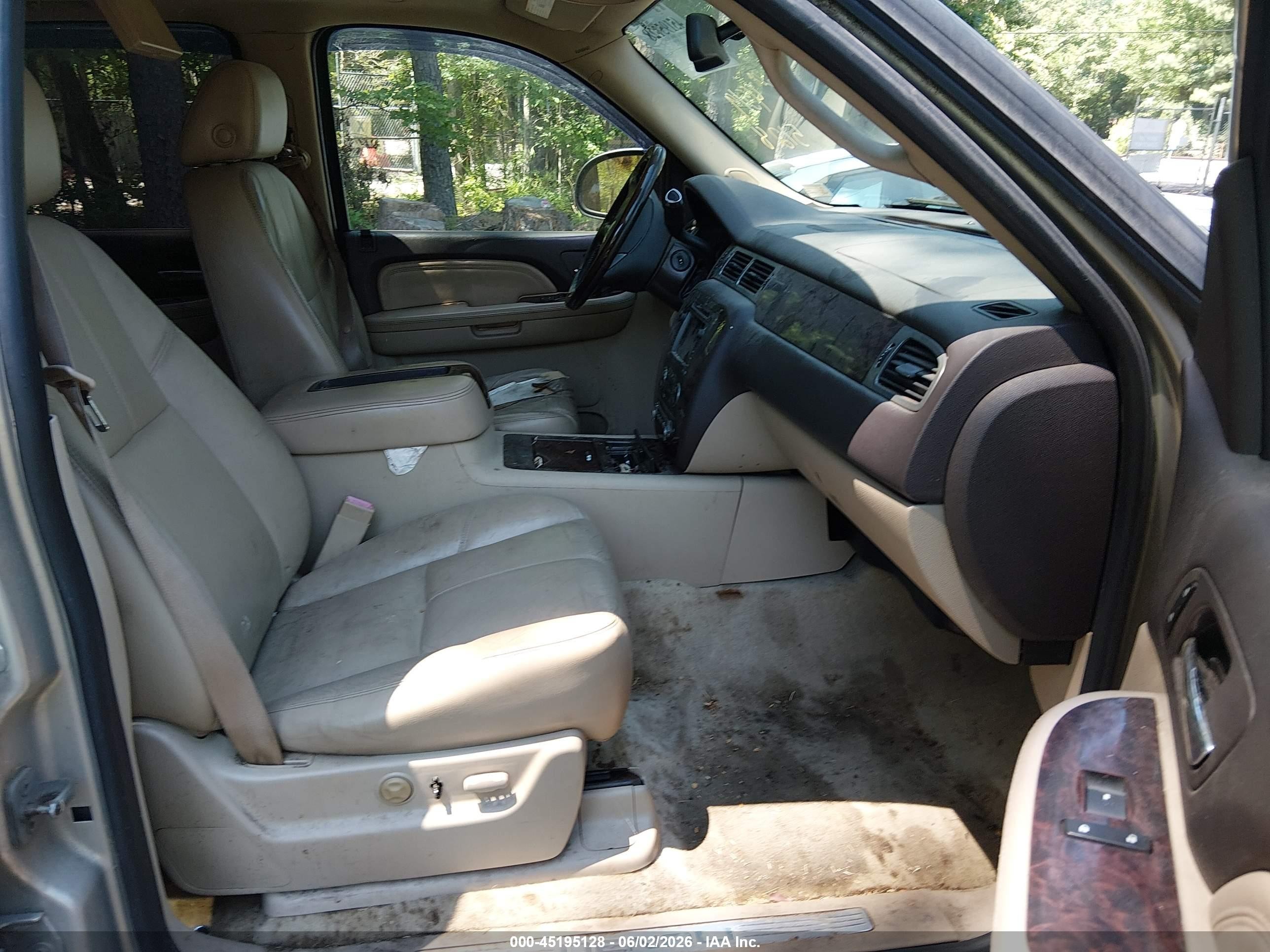 2008 Gmc Yukon Denali Gold vin: 1GKFK63868J127418