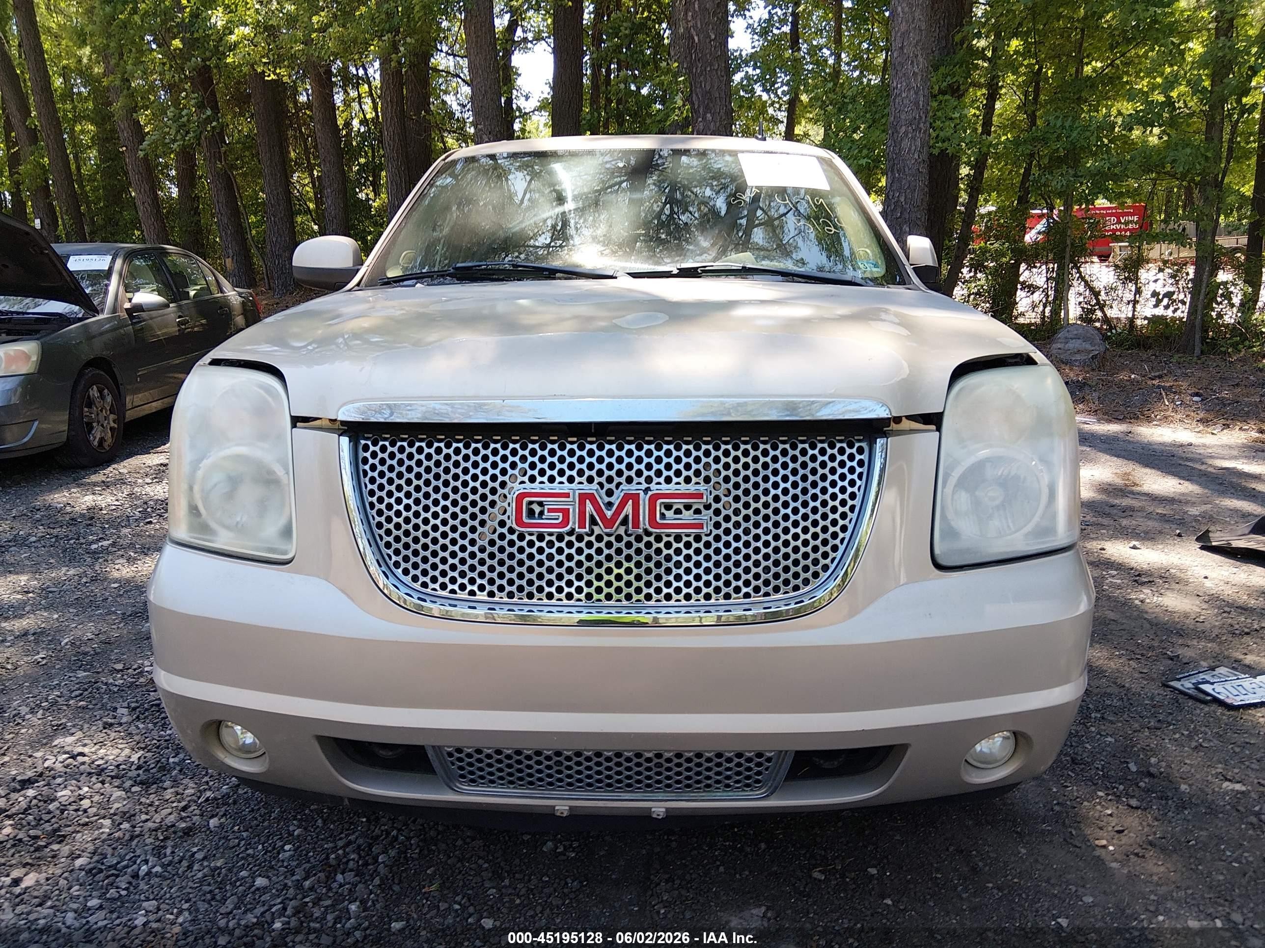 2008 Gmc Yukon Denali Gold vin: 1GKFK63868J127418