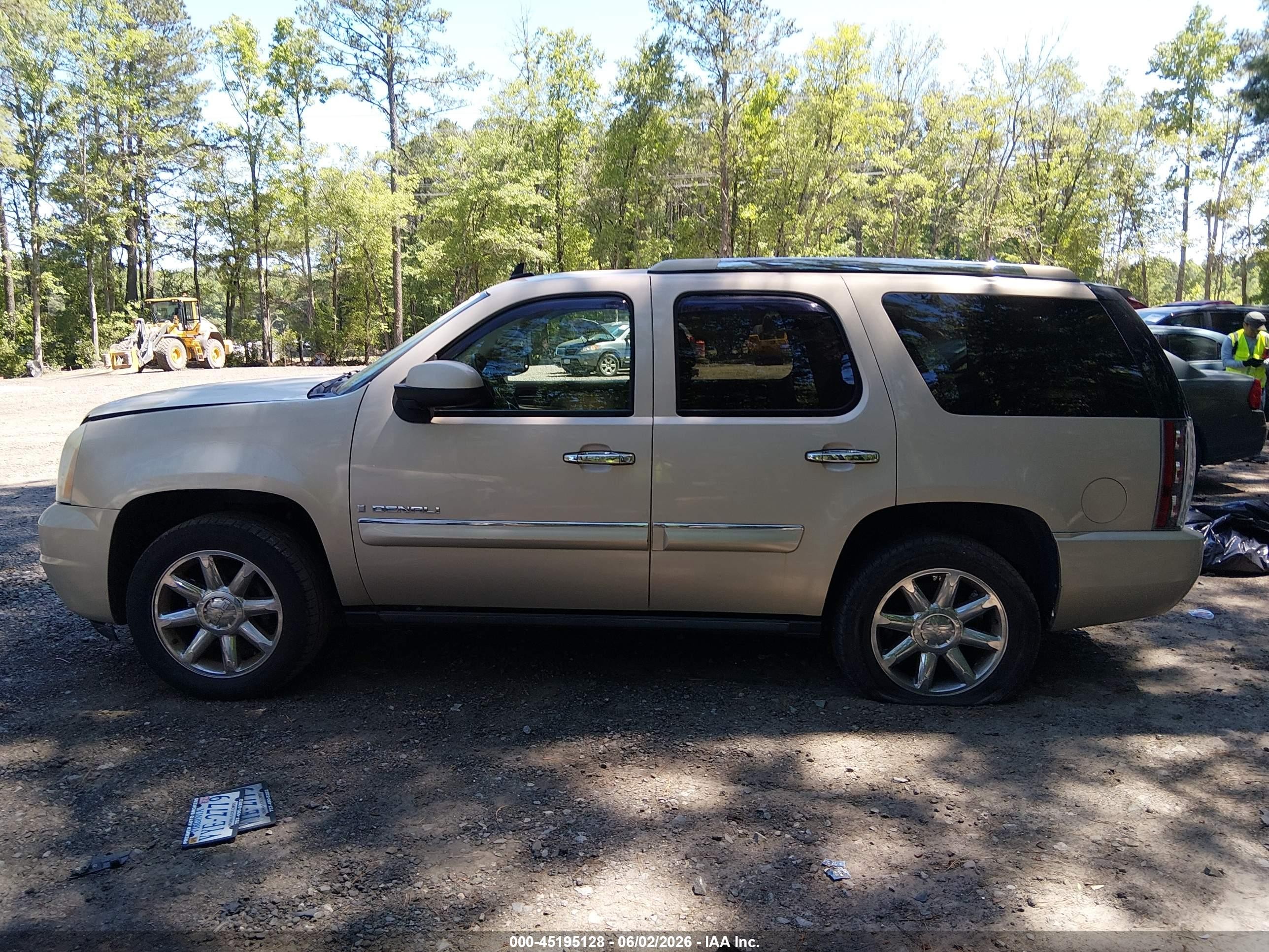 2008 Gmc Yukon Denali Gold vin: 1GKFK63868J127418