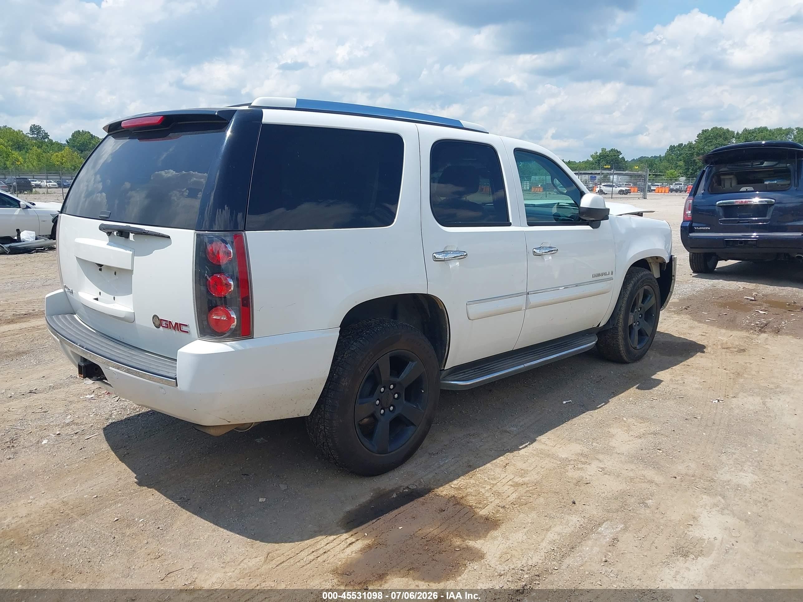 2008 Gmc Yukon Denali White vin: 1GKFK63878J121675