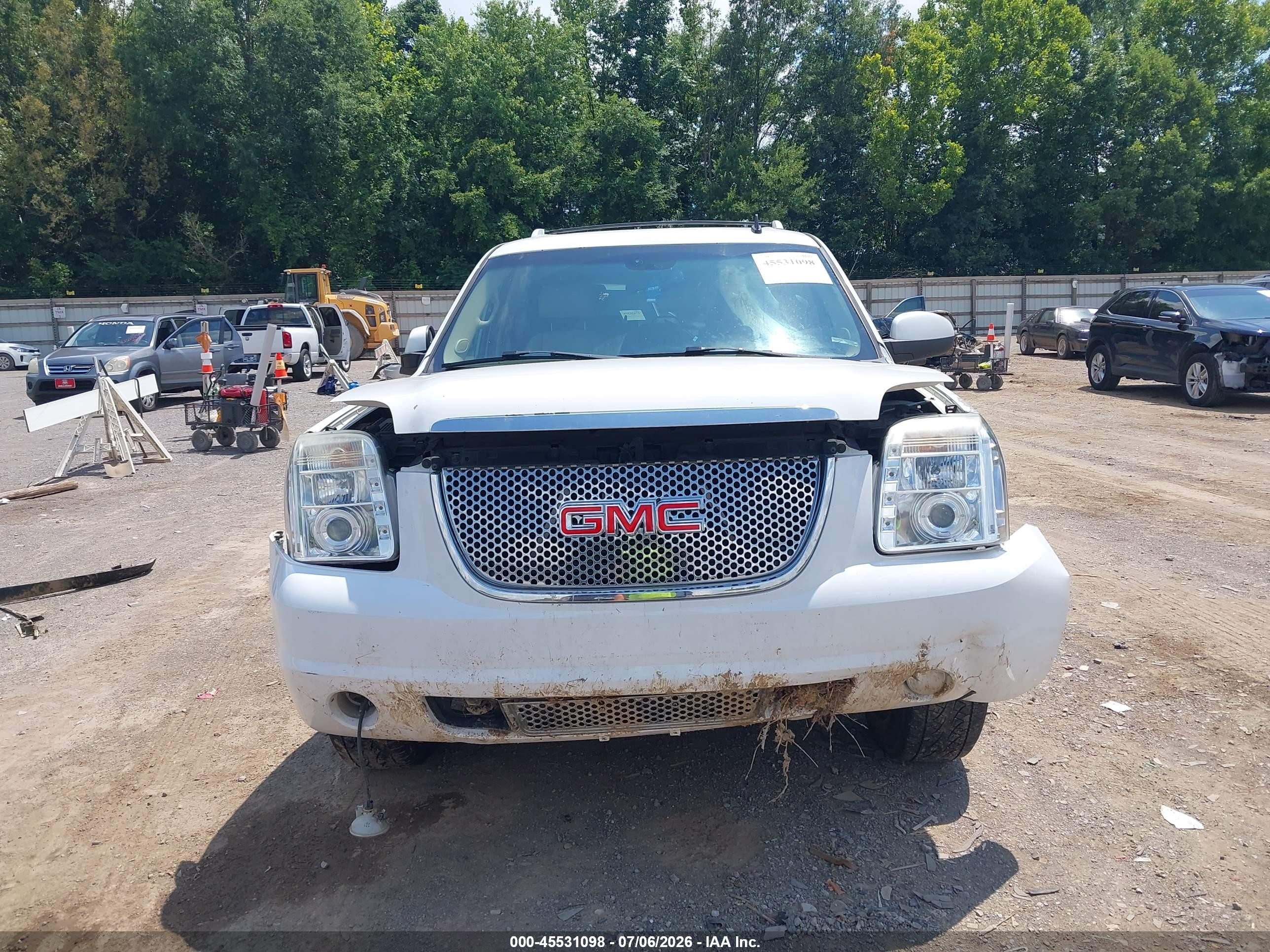 2008 Gmc Yukon Denali White vin: 1GKFK63878J121675