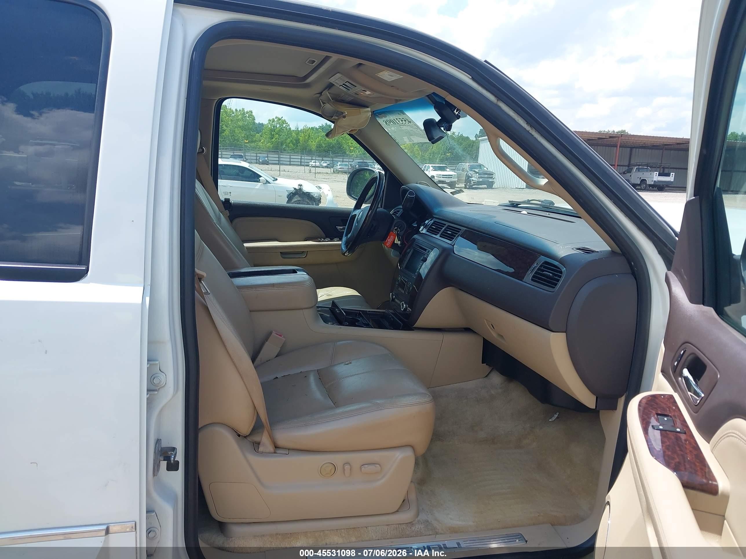2008 Gmc Yukon Denali White vin: 1GKFK63878J121675