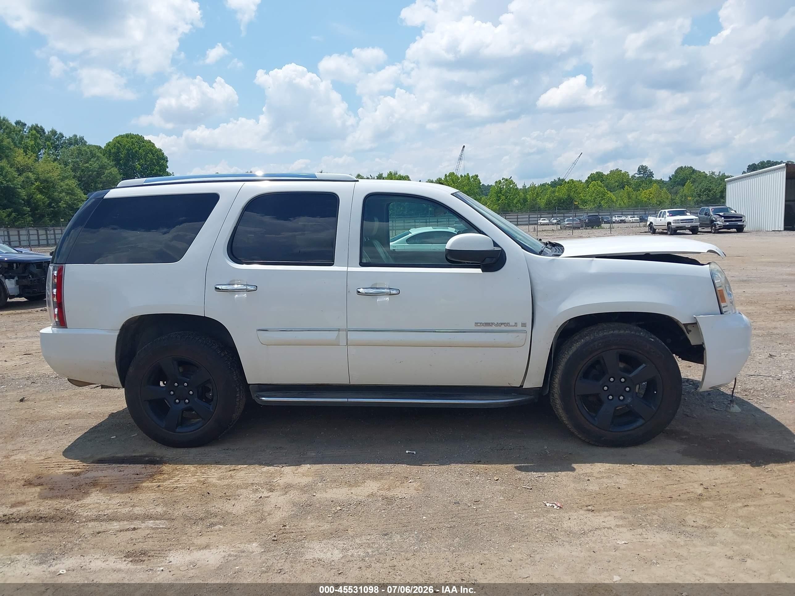 2008 Gmc Yukon Denali White vin: 1GKFK63878J121675