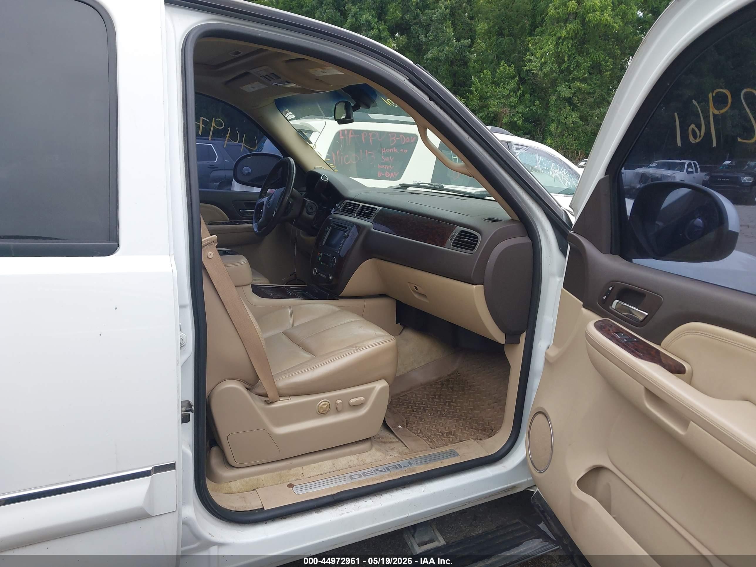 2008 Gmc Yukon Denali White vin: 1GKFK63878J129775