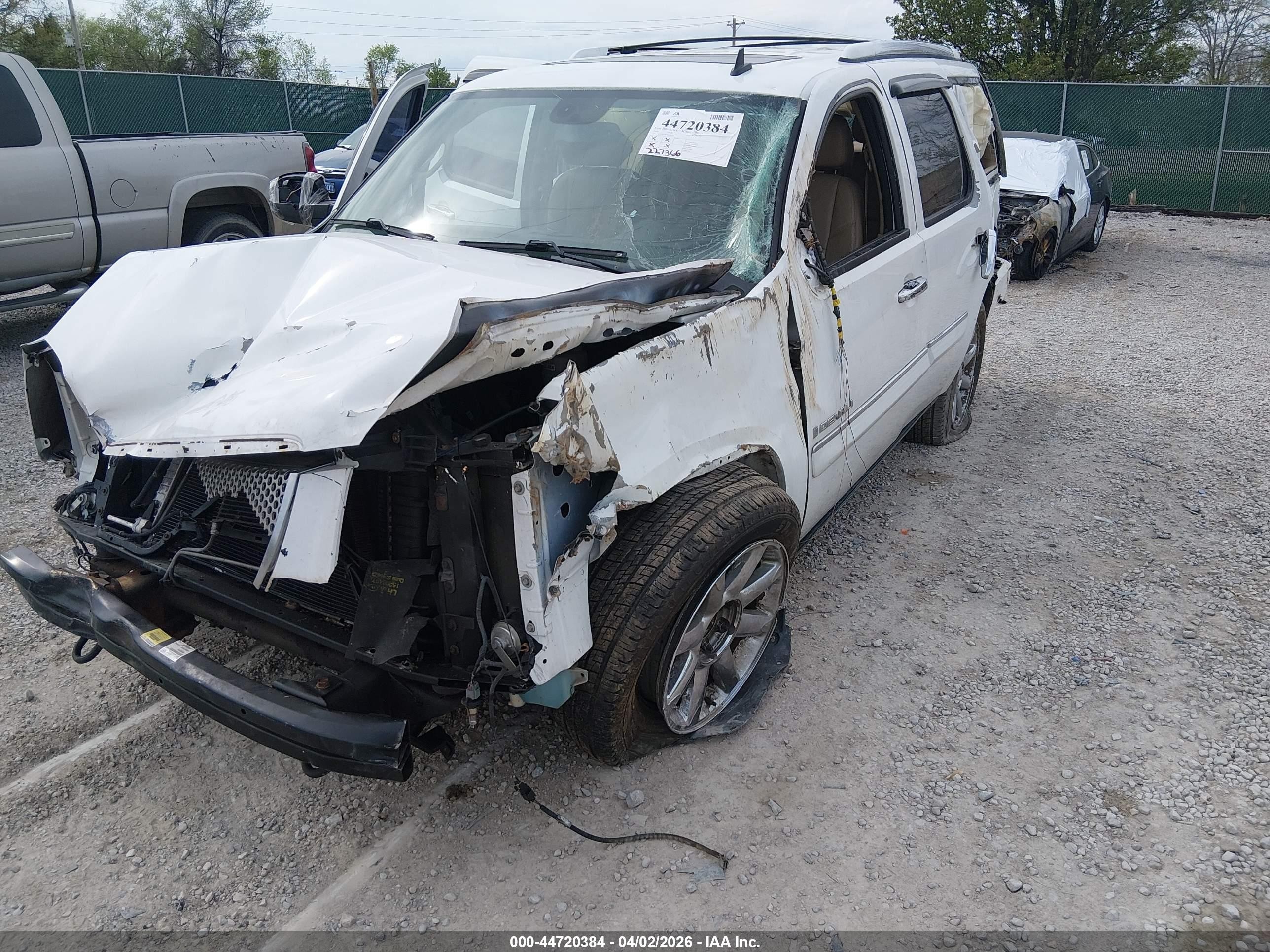2008 Gmc Yukon Denali White vin: 1GKFK63878J180743