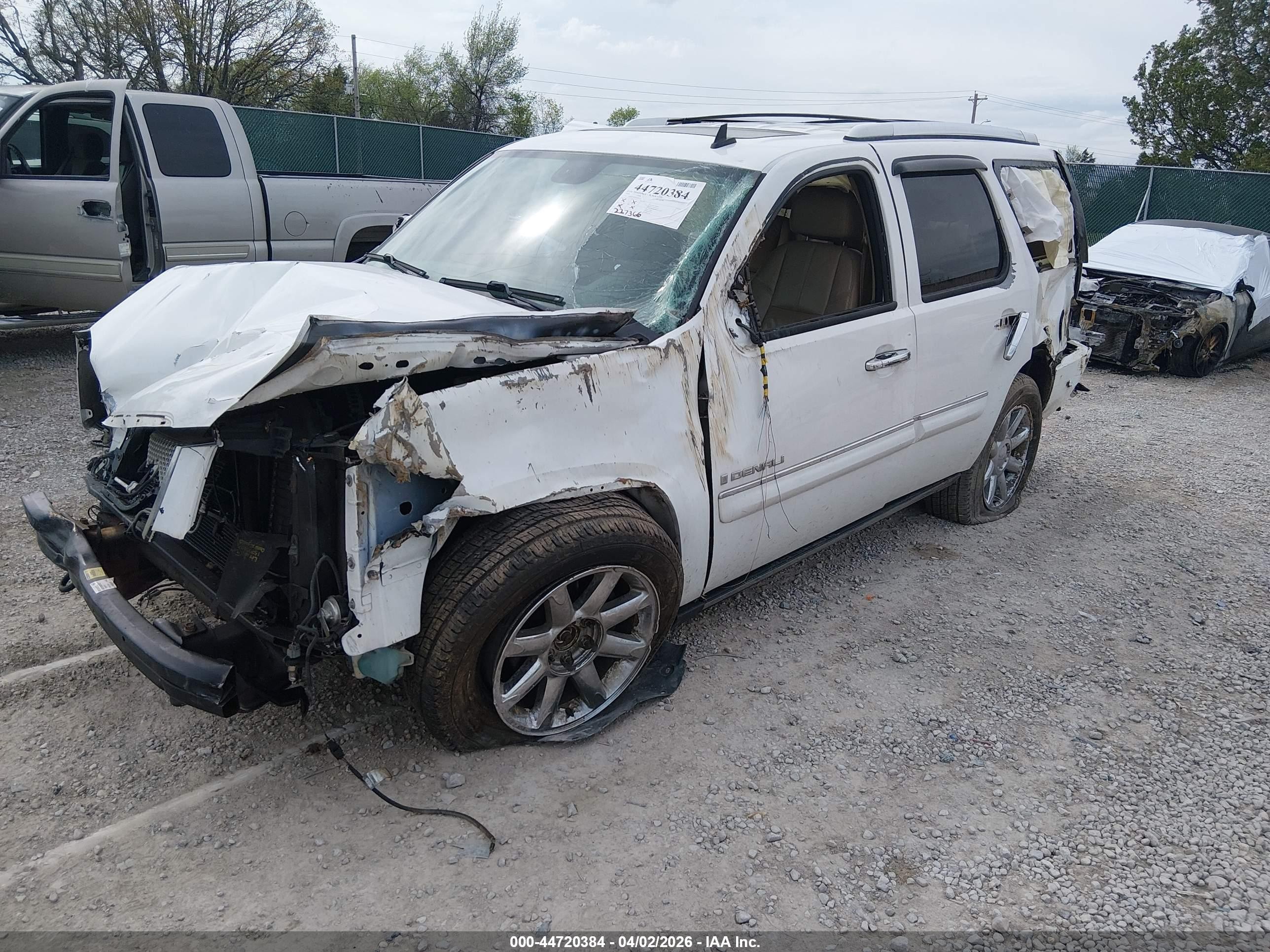 2008 Gmc Yukon Denali White vin: 1GKFK63878J180743