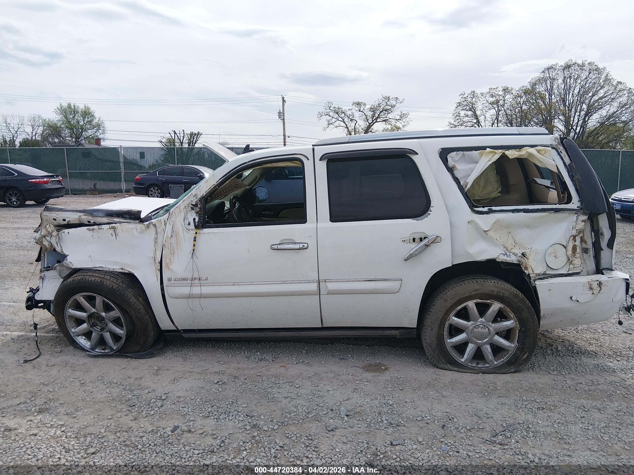 2008 Gmc Yukon Denali White vin: 1GKFK63878J180743