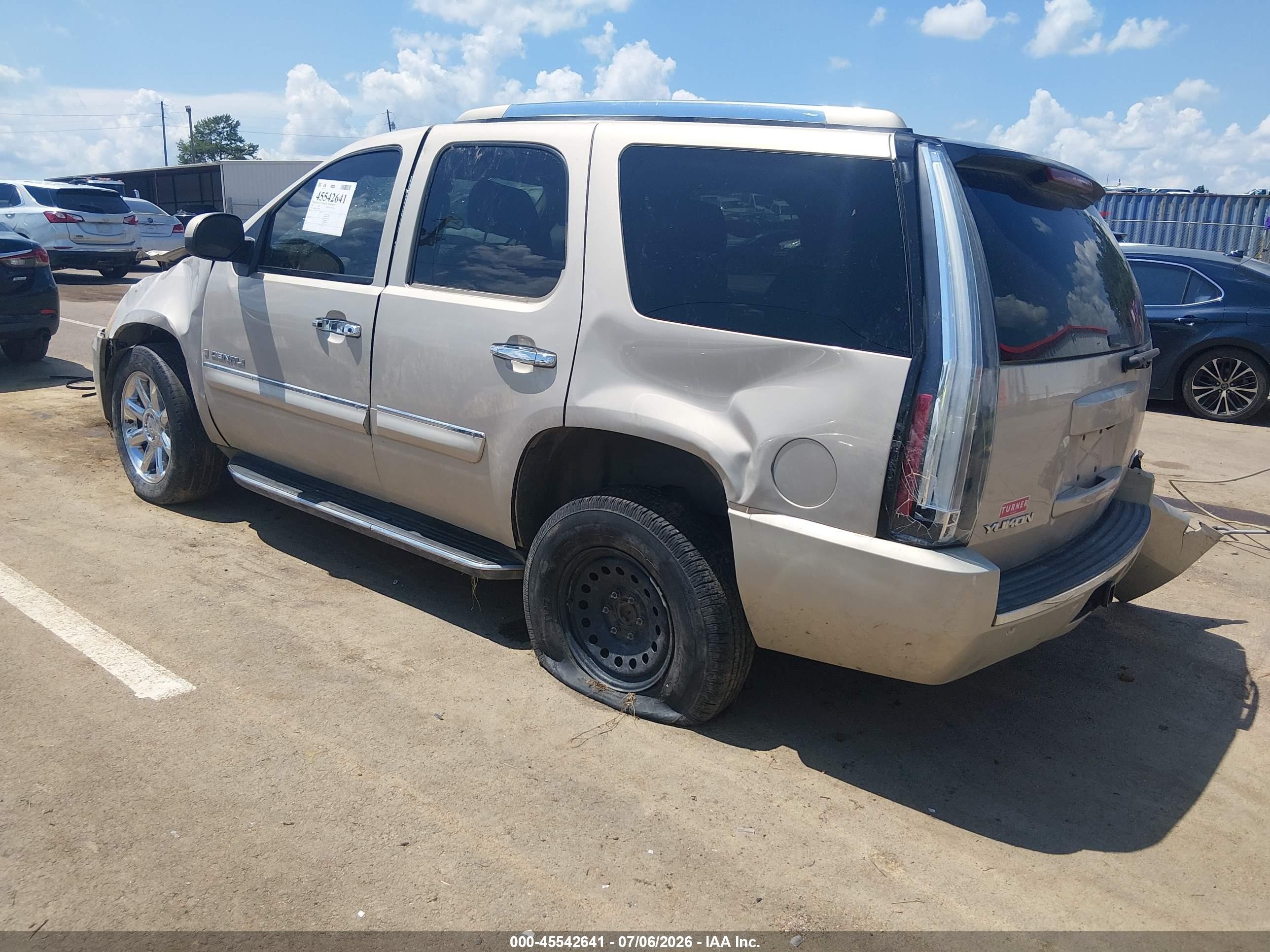 2007 Gmc Yukon Denali Denali Beige vin: 1GKFK638X7J306804