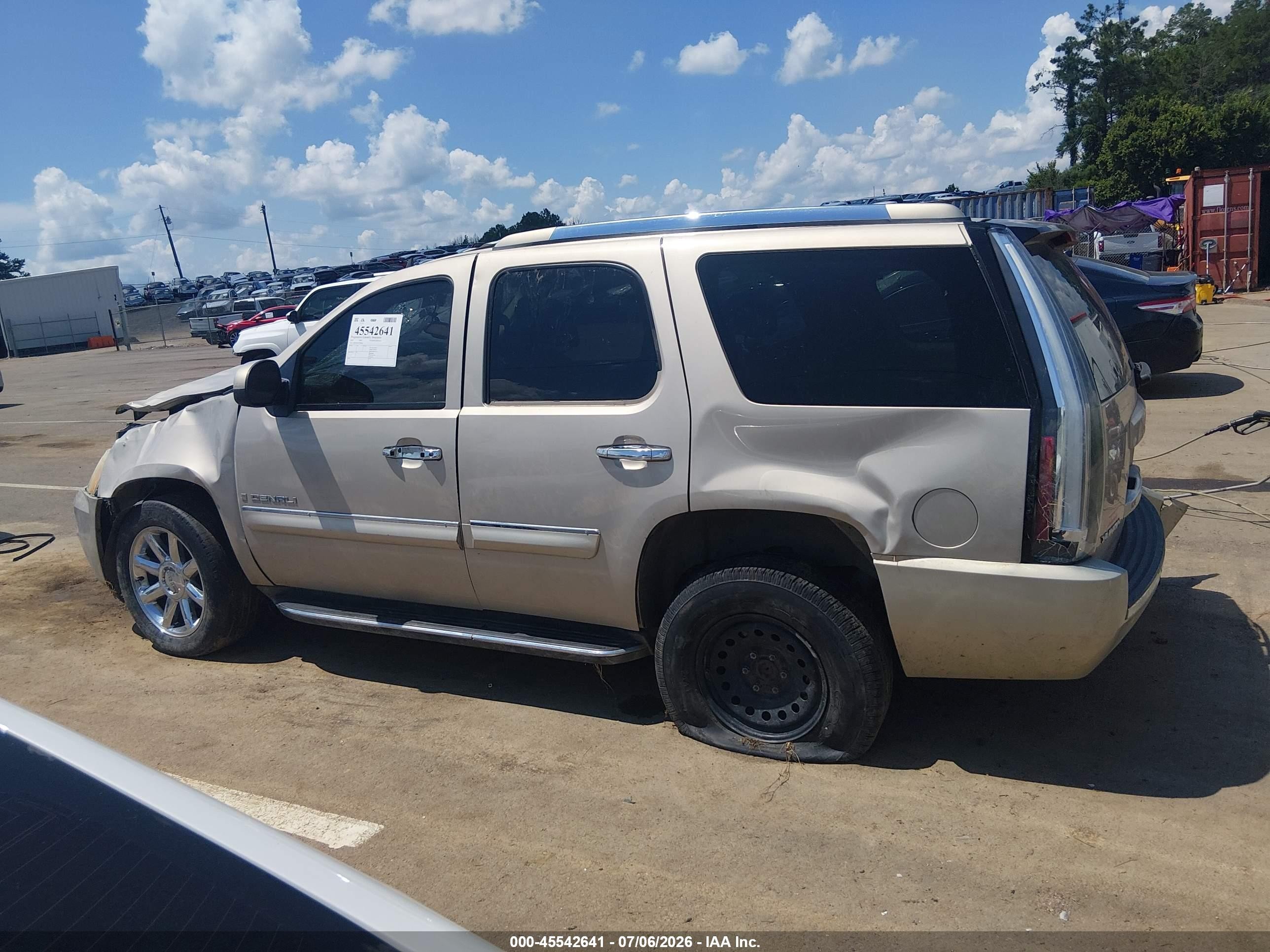 2007 Gmc Yukon Denali Denali Beige vin: 1GKFK638X7J306804