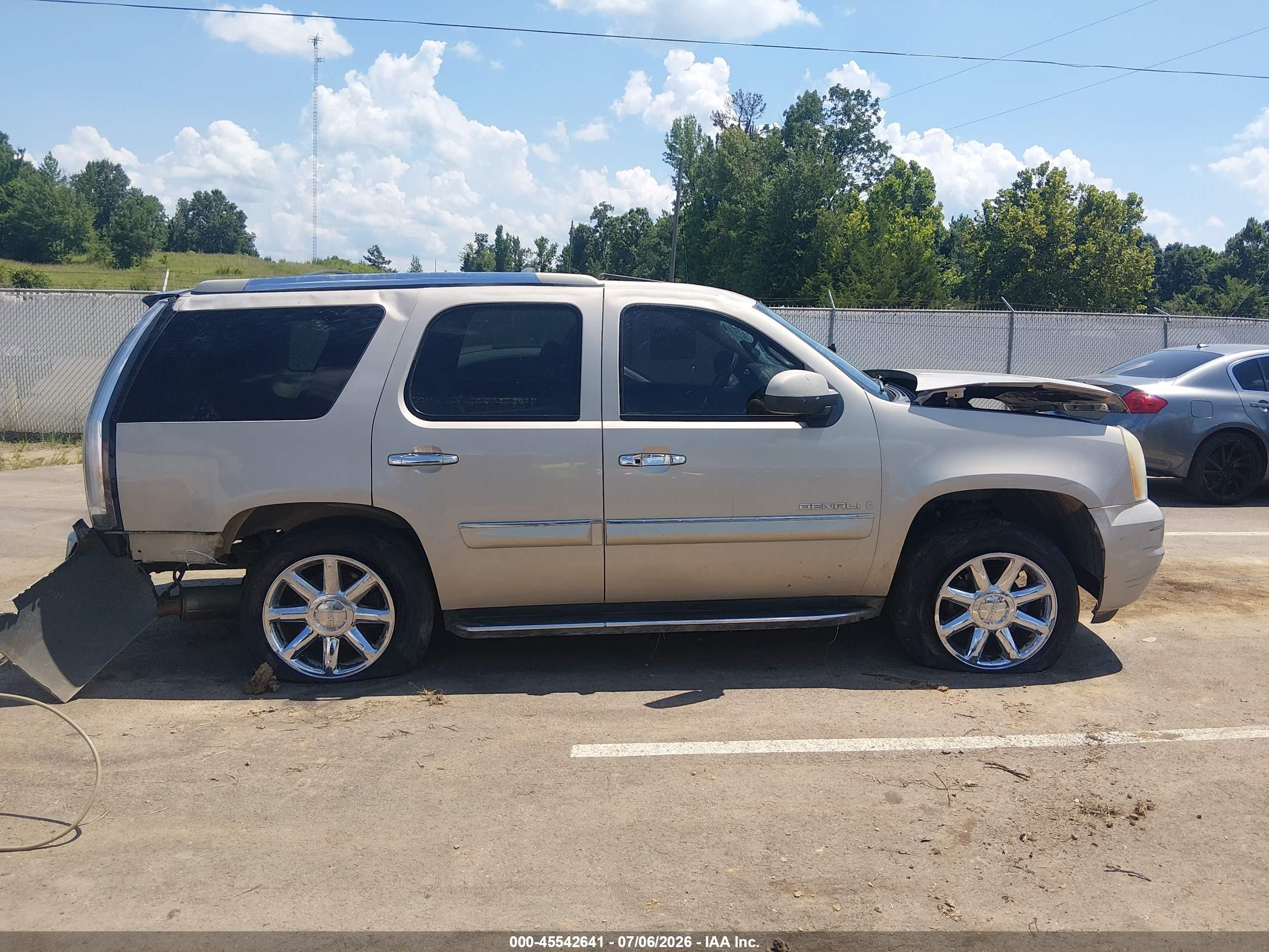 2007 Gmc Yukon Denali Denali Beige vin: 1GKFK638X7J306804