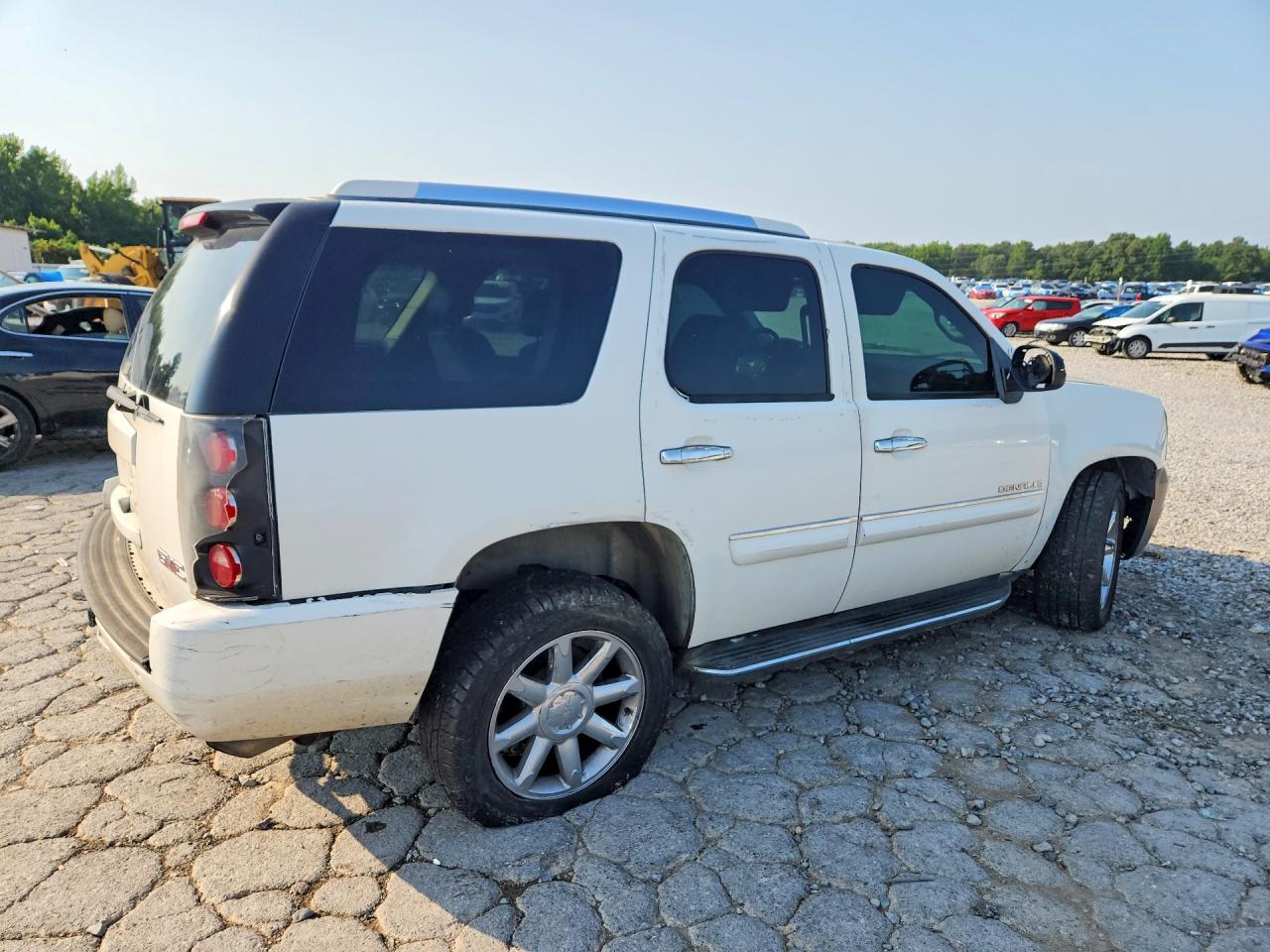 2008 Gmc Yukon Denali White vin: 1GKFK638X8J113862
