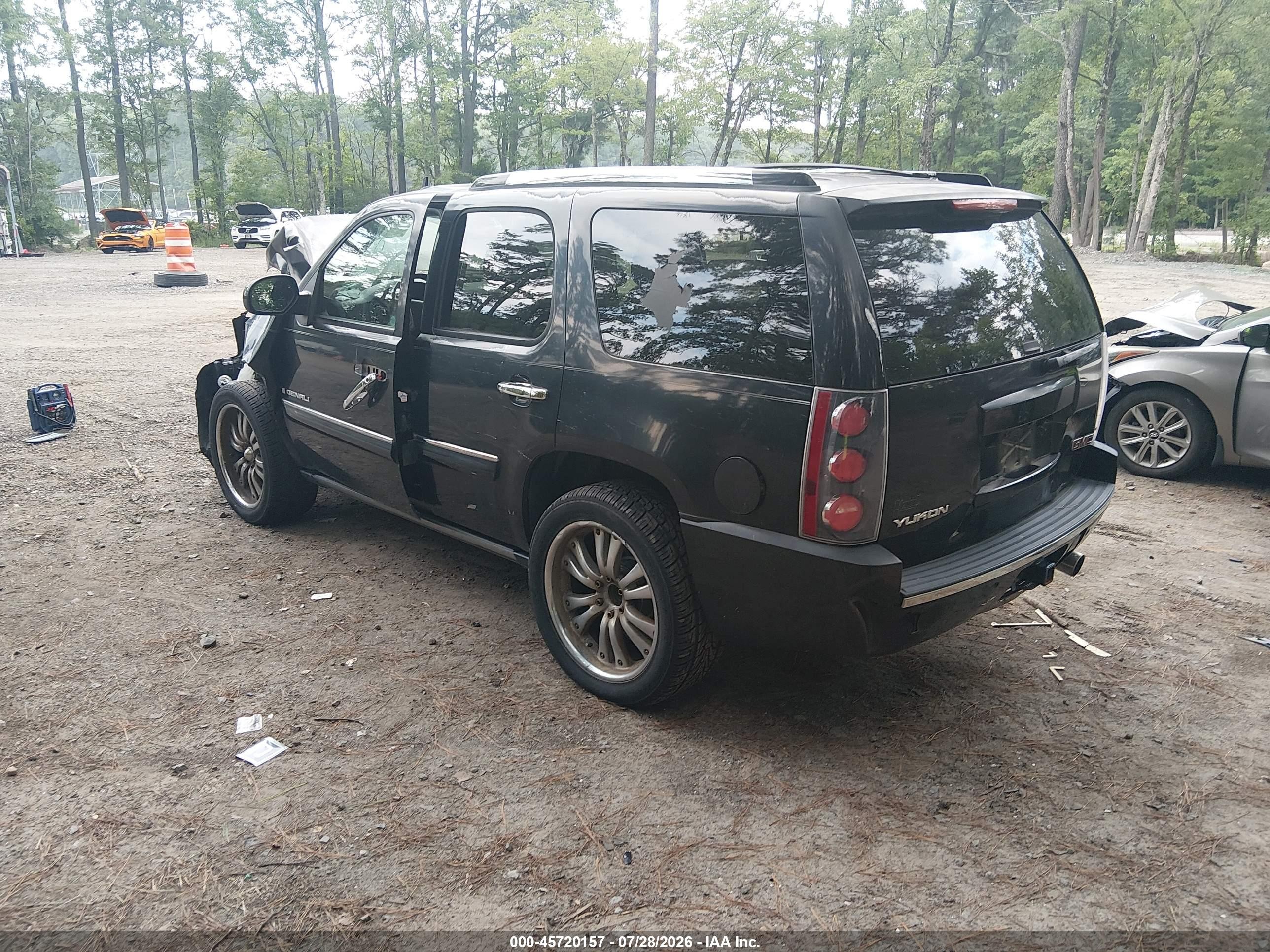 2008 Gmc Yukon Denali Black vin: 1GKFK638X8J133139