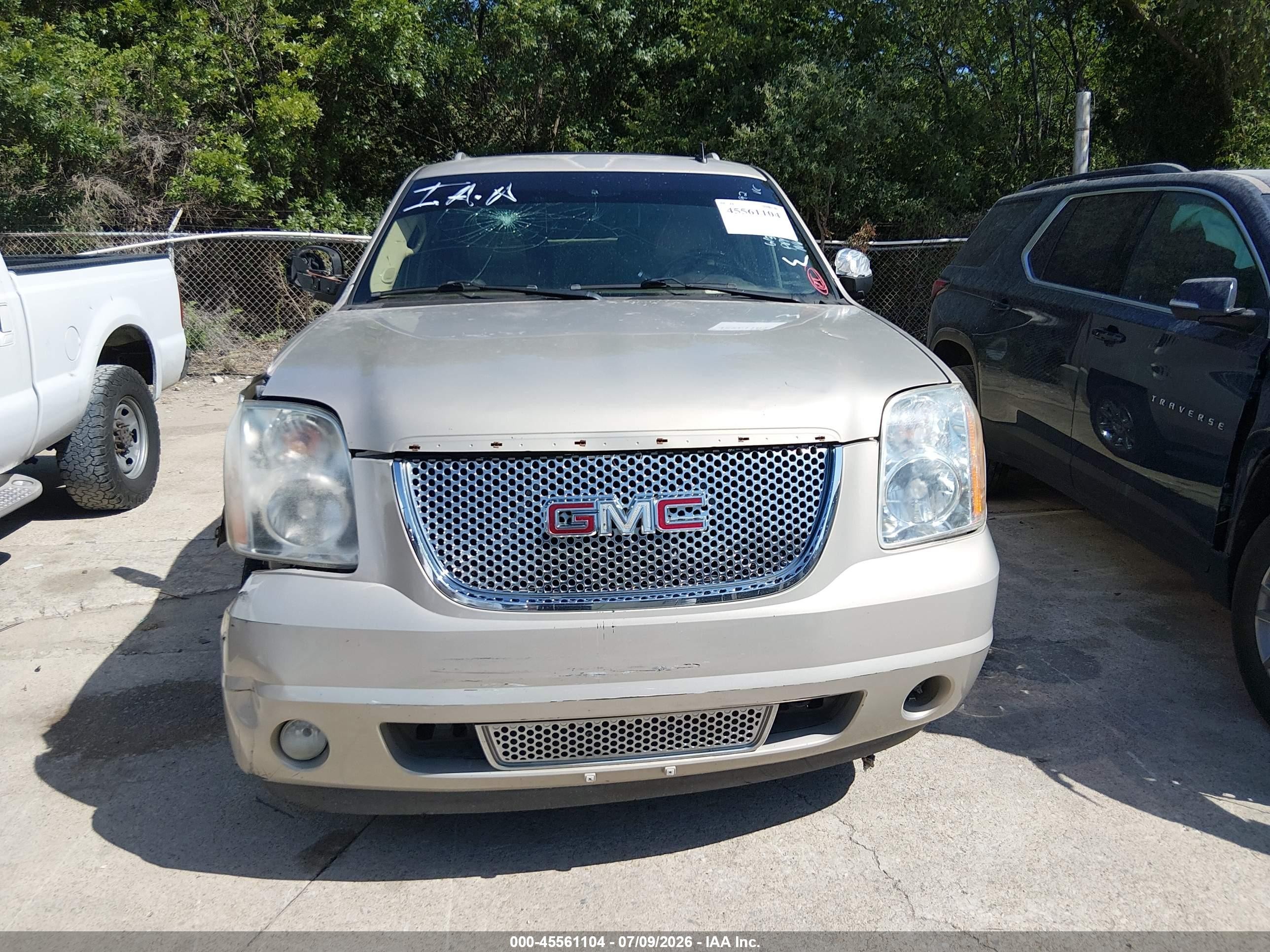 2008 Gmc Yukon Denali Gold vin: 1GKFK638X8J244192
