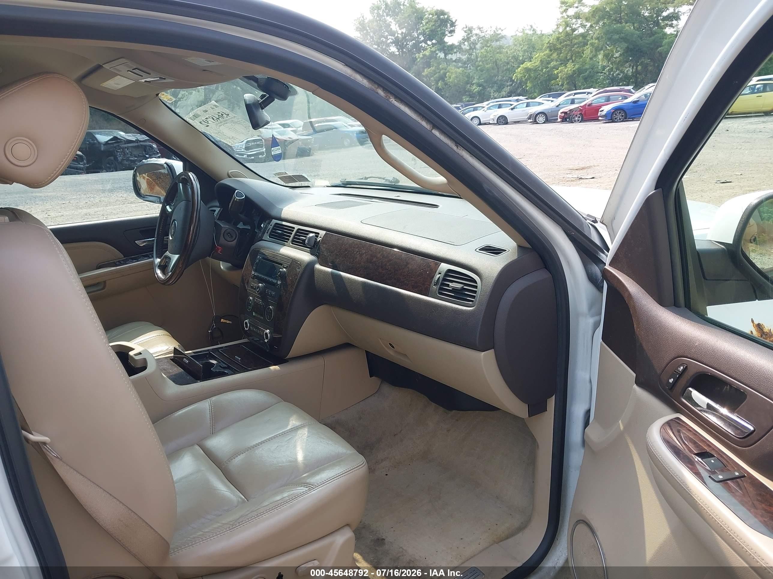 2007 Gmc Yukon Xl Denali Denali Белый vin: 1GKFK66807J155273
