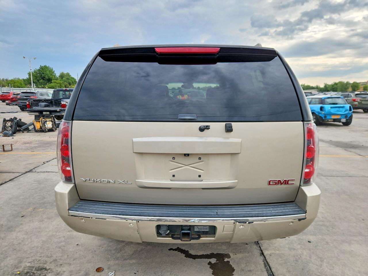 2007 Gmc Yukon Xl Denali Beige vin: 1GKFK66807J394354