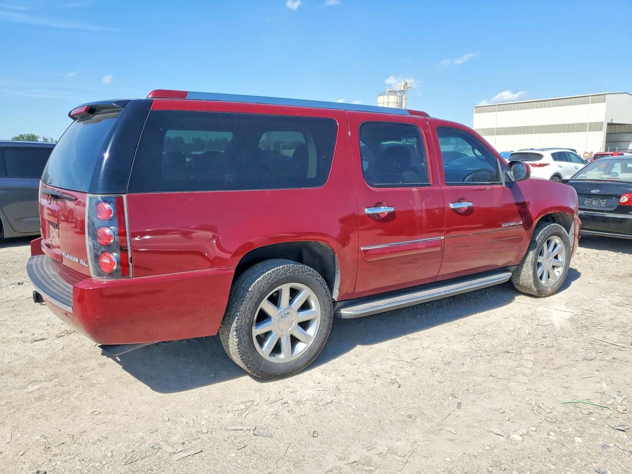 2007 Gmc Yukon Xl Denali Red vin: 1GKFK66827J211150