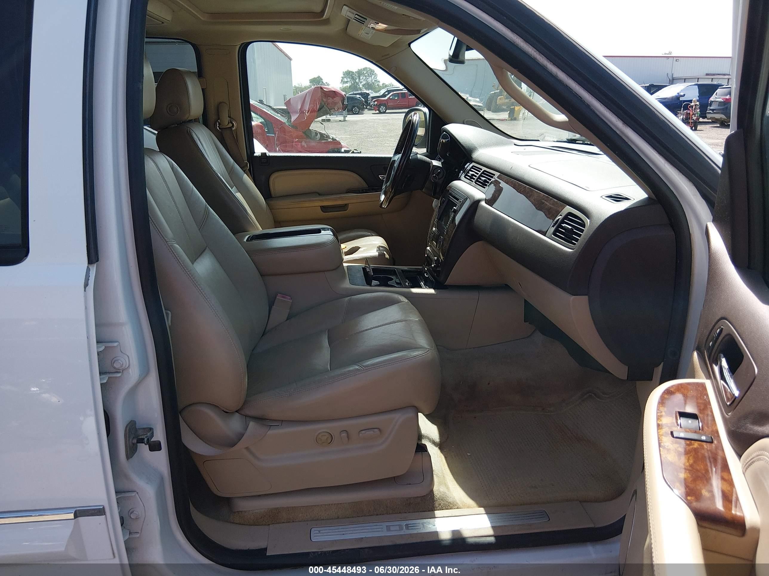 2008 Gmc Yukon Xl 1500 Denali White vin: 1GKFK66858J145131