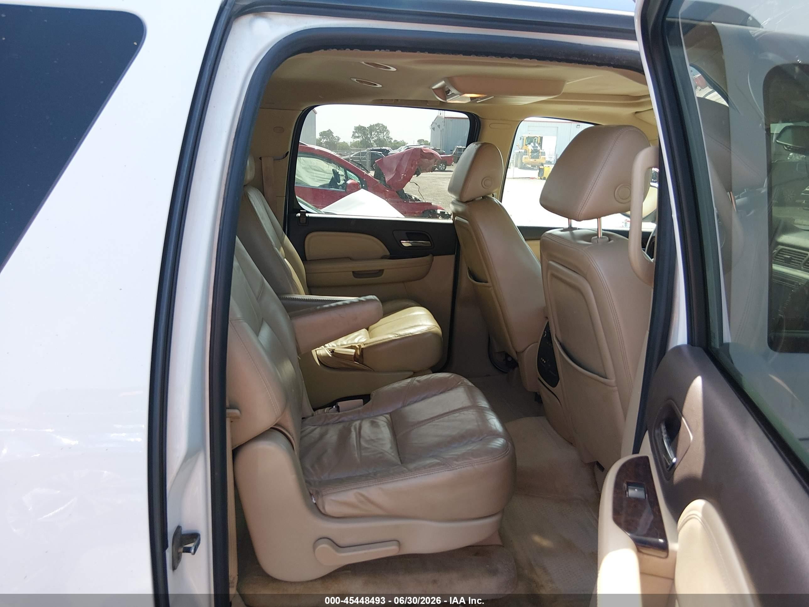 2008 Gmc Yukon Xl 1500 Denali White vin: 1GKFK66858J145131
