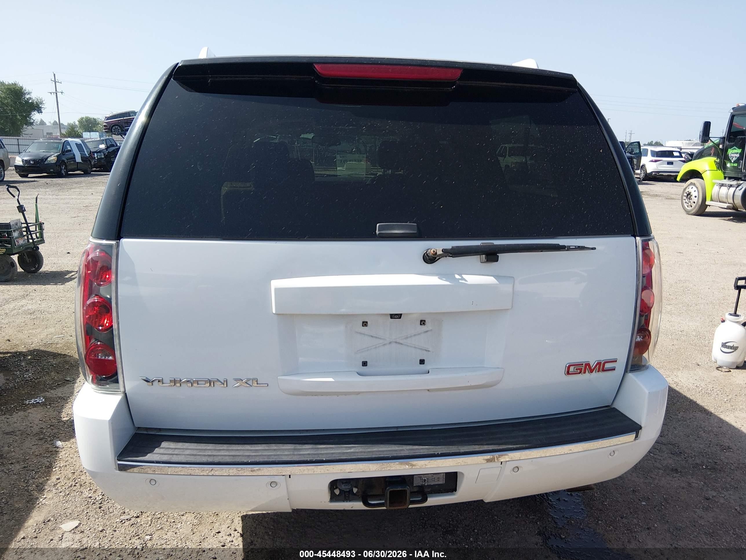 2008 Gmc Yukon Xl 1500 Denali White vin: 1GKFK66858J145131