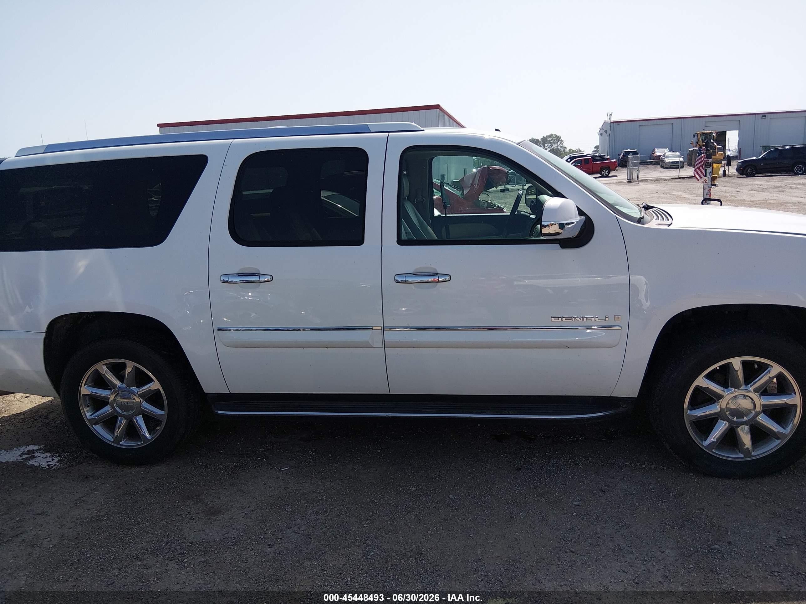 2008 Gmc Yukon Xl 1500 Denali White vin: 1GKFK66858J145131